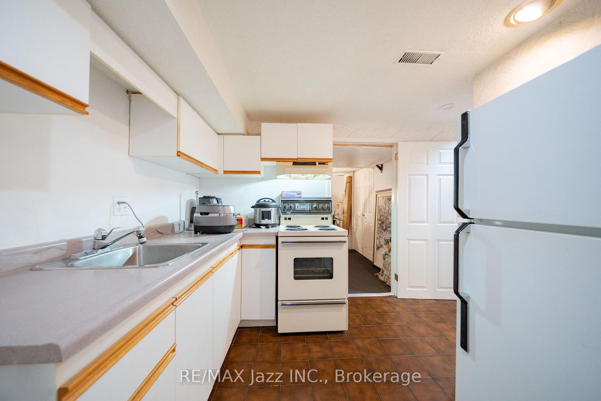 Photo 40 of 262 Athabasca Street, Oshawa, Donevan — HOMEH