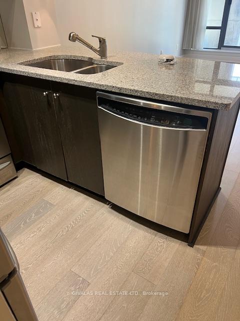 Photo 11 of Unit 607, 18 Yorkville Avenue, Toronto, The Annex — HOMEH
