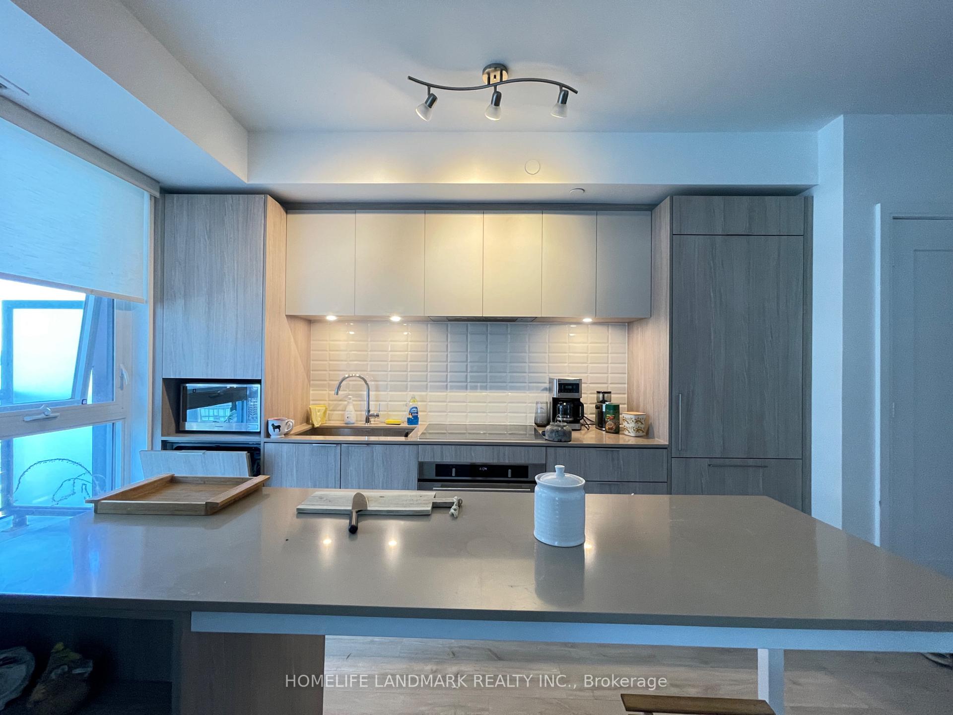 Photo 2 of Unit 806, 65 Annie Craig Drive, Etobicoke, Mimico — HOMEH