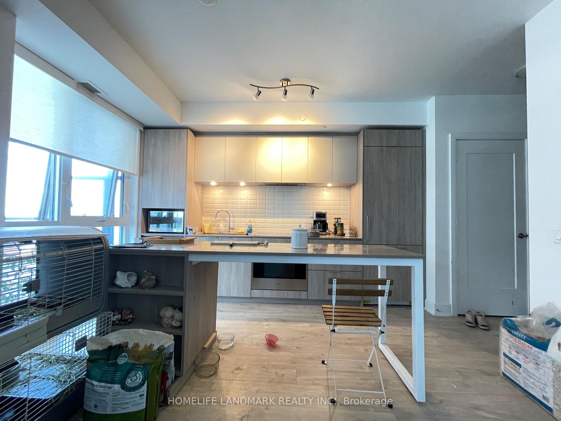Photo 3 of Unit 806, 65 Annie Craig Drive, Etobicoke, Mimico — HOMEH