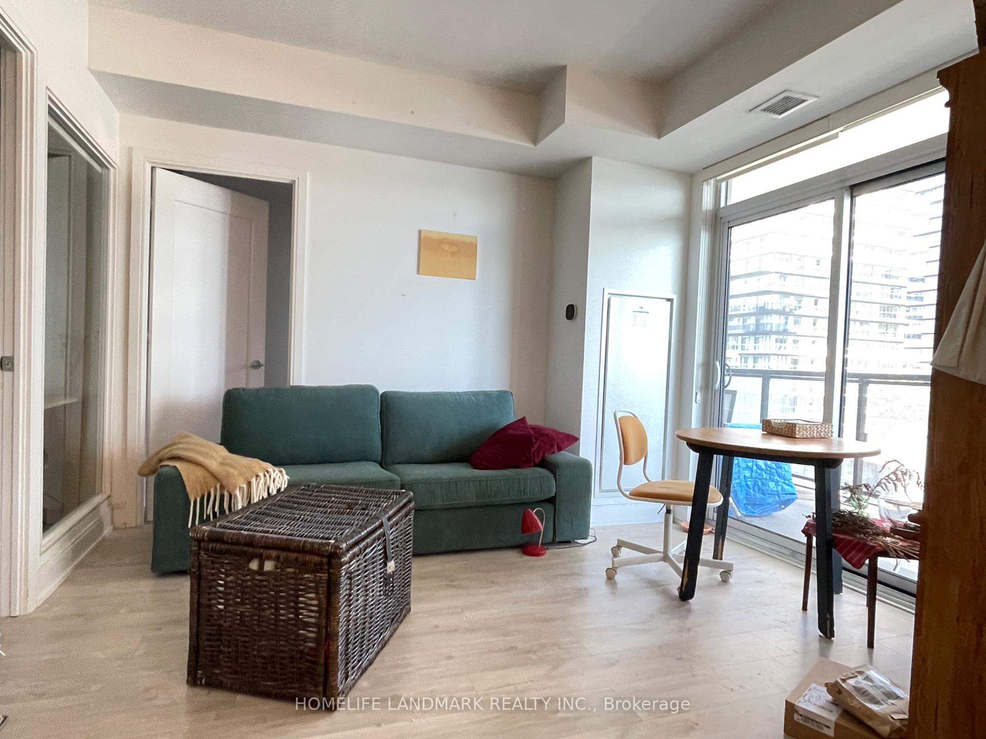 Photo 4 of Unit 806, 65 Annie Craig Drive, Etobicoke, Mimico — HOMEH