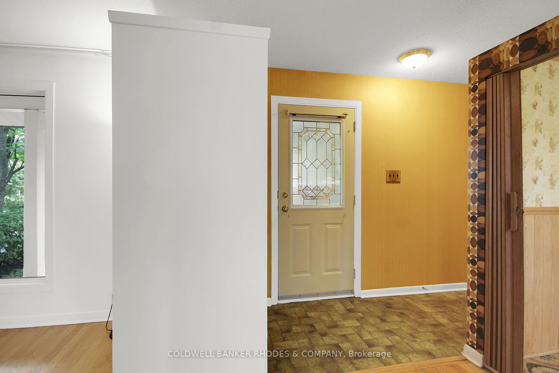 Photo 10 of 11 Wallford Way, Ottawa, City View/Skyline/Fisher Heights/Parkwood Hills — HOMEH
