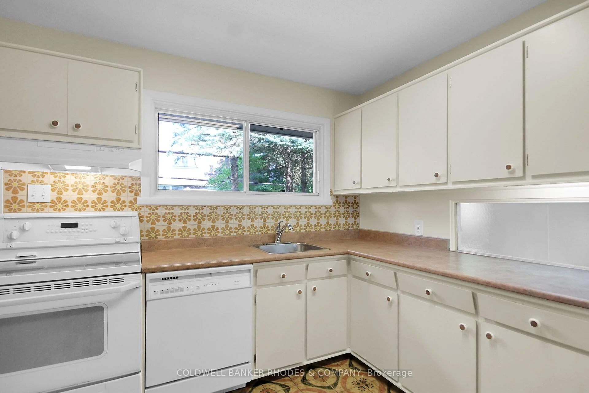 Photo 50 of 11 Wallford Way, Ottawa, City View/Skyline/Fisher Heights/Parkwood Hills — HOMEH