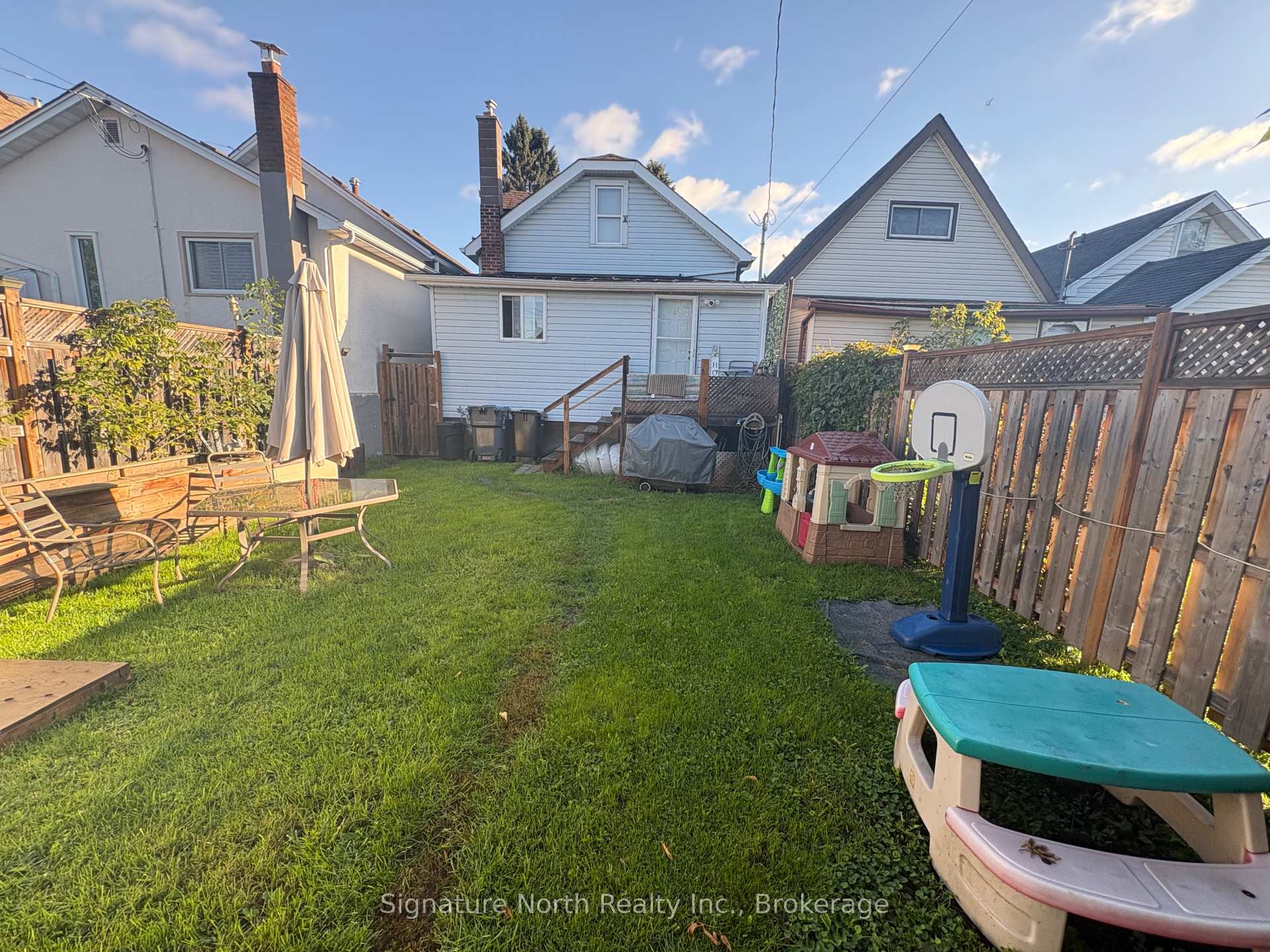Photo 2 of 230 Robertson Street, Thunder Bay, East End — HOMEH