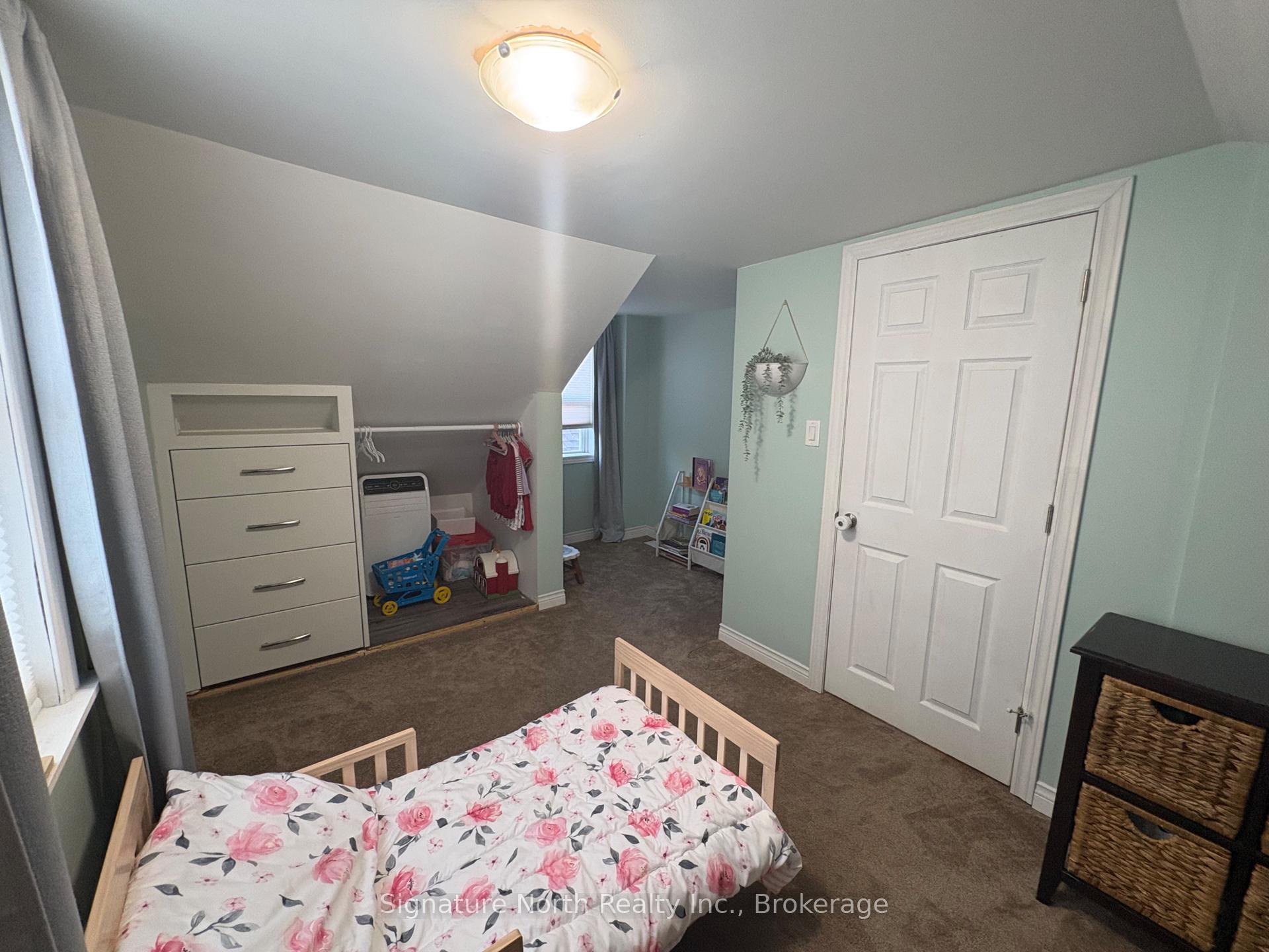 Photo 11 of 230 Robertson Street, Thunder Bay, East End — HOMEH