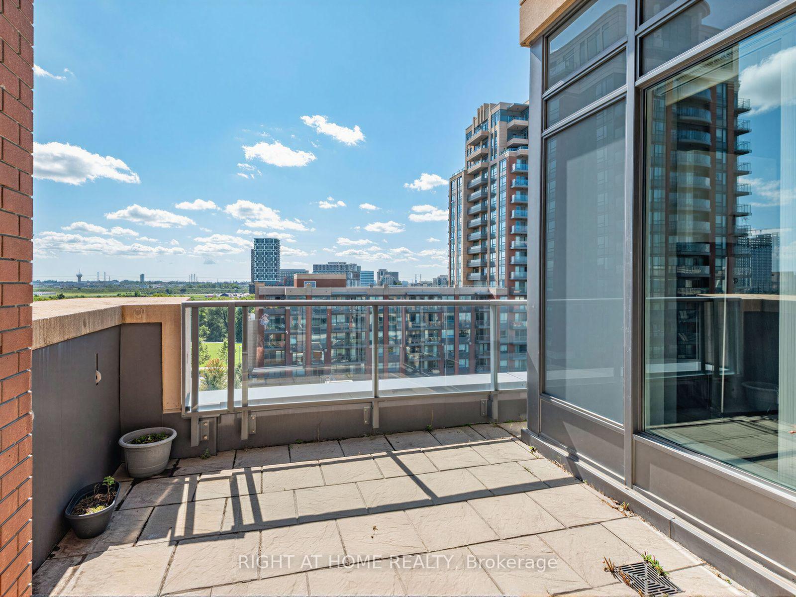 Photo 18 of Unit PH16, 28 Uptown Drive, Markham, Unionville — HOMEH