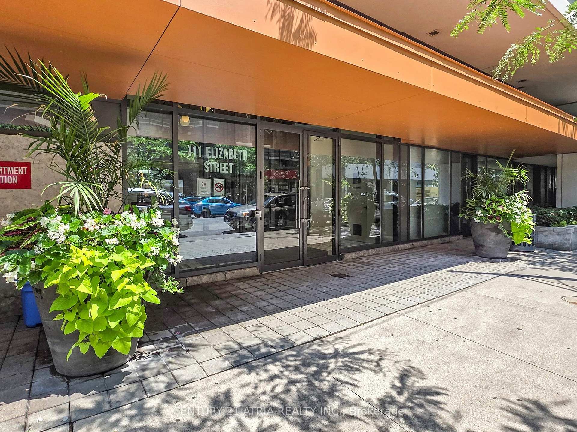 Photo 3 of Unit 1820, 111 Elizabeth Street, Toronto, Bay Street Corridor — HOMEH