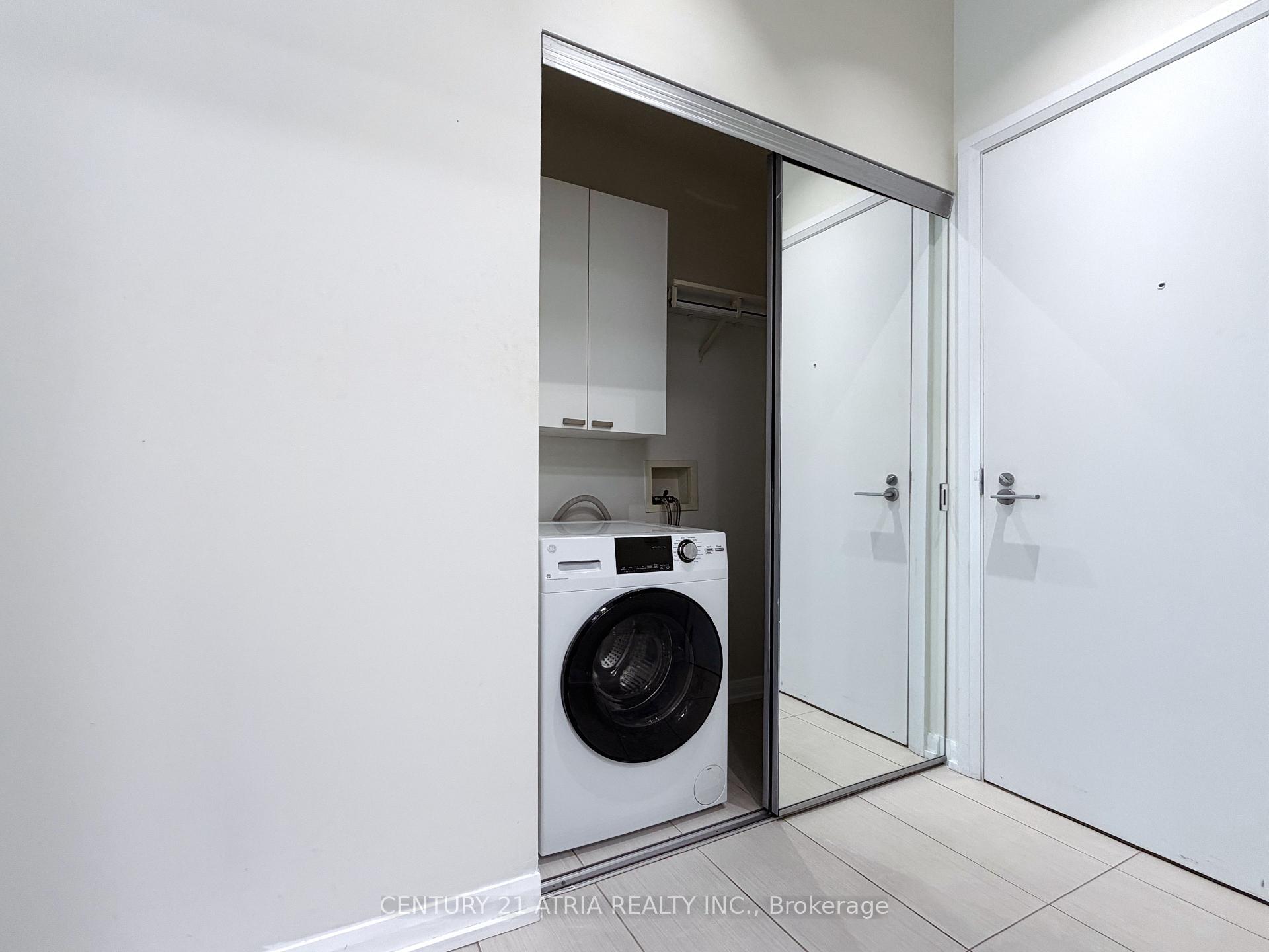 Photo 10 of Unit 1820, 111 Elizabeth Street, Toronto, Bay Street Corridor — HOMEH