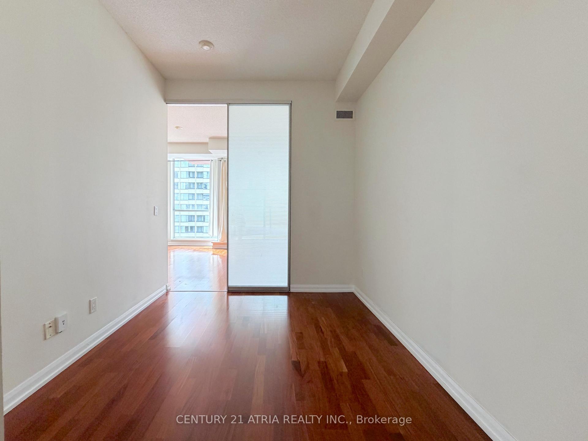 Photo 22 of Unit 1820, 111 Elizabeth Street, Toronto, Bay Street Corridor — HOMEH