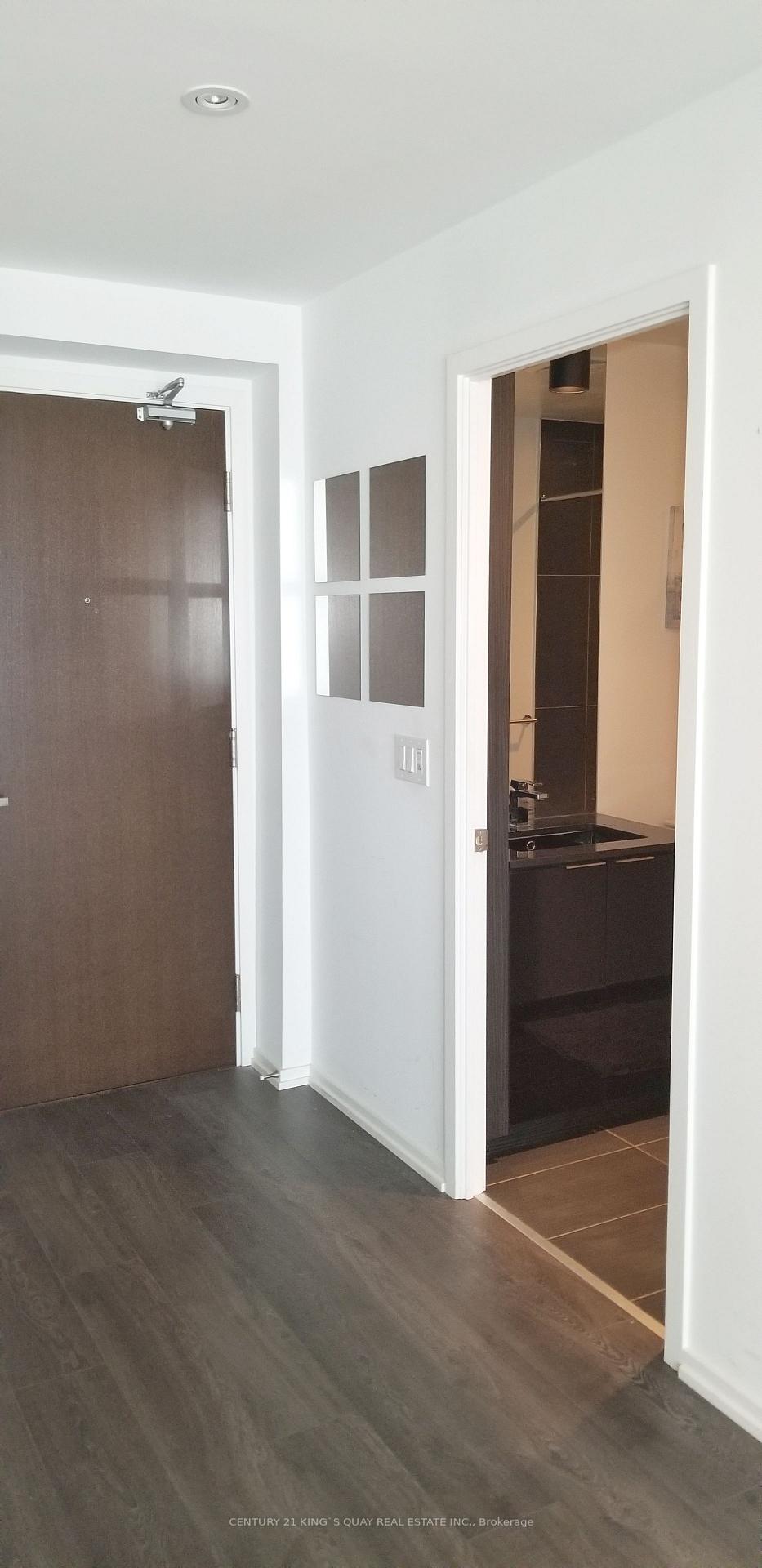 Photo 3 of Unit 3308, 70 Temperance Street, Toronto, Bay Street Corridor — HOMEH