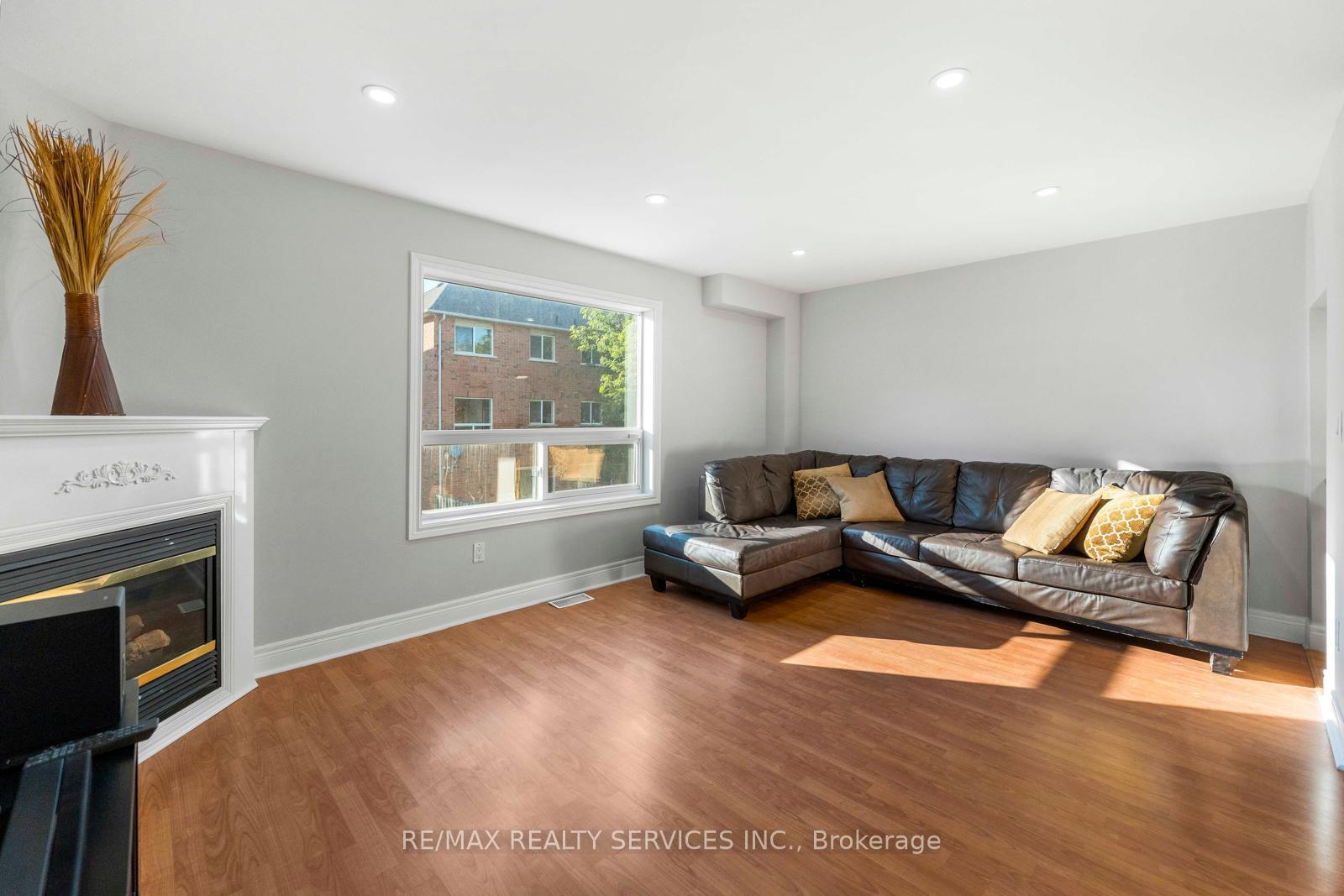 Photo 7 of Unit 69, 80 Acorn Place, Mississauga, Hurontario — HOMEH