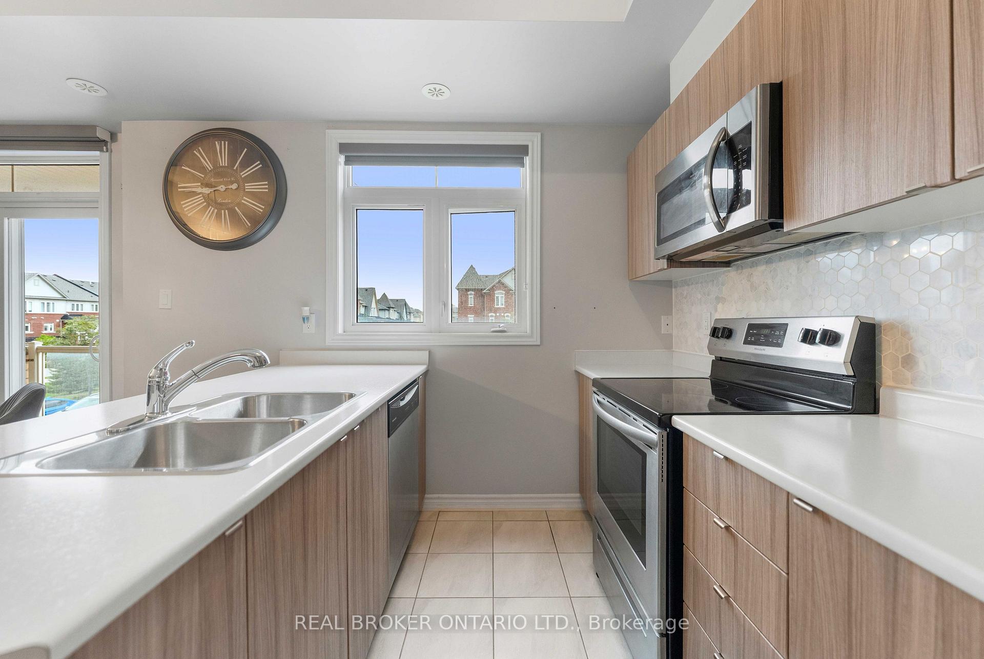 Photo 6 of 1777 Rex Heath Drive, Pickering, Duffin Heights — HOMEH