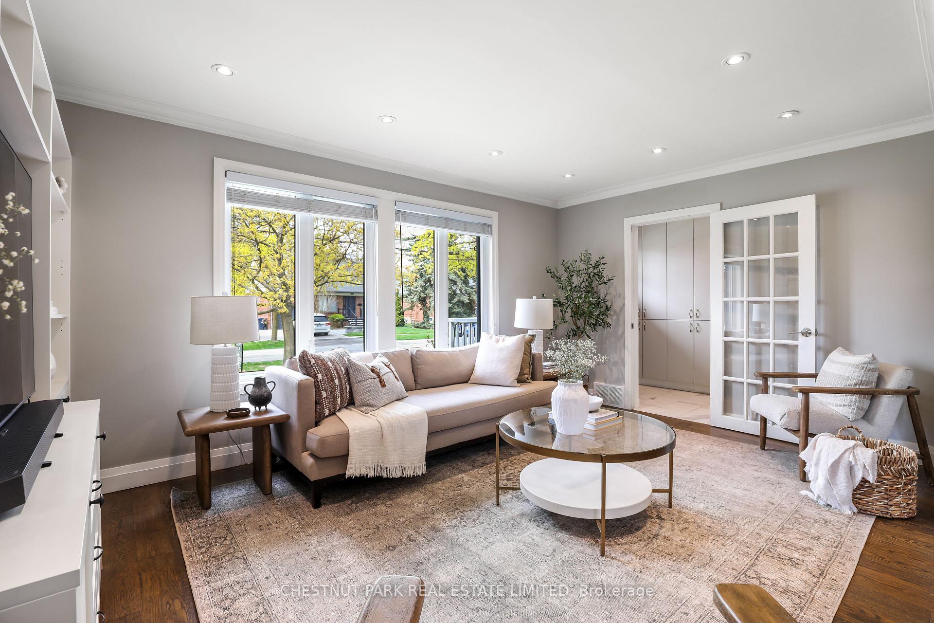 Photo 3 of 27 Cedarcrest Drive, Etobicoke, Kingsway South — HOMEH