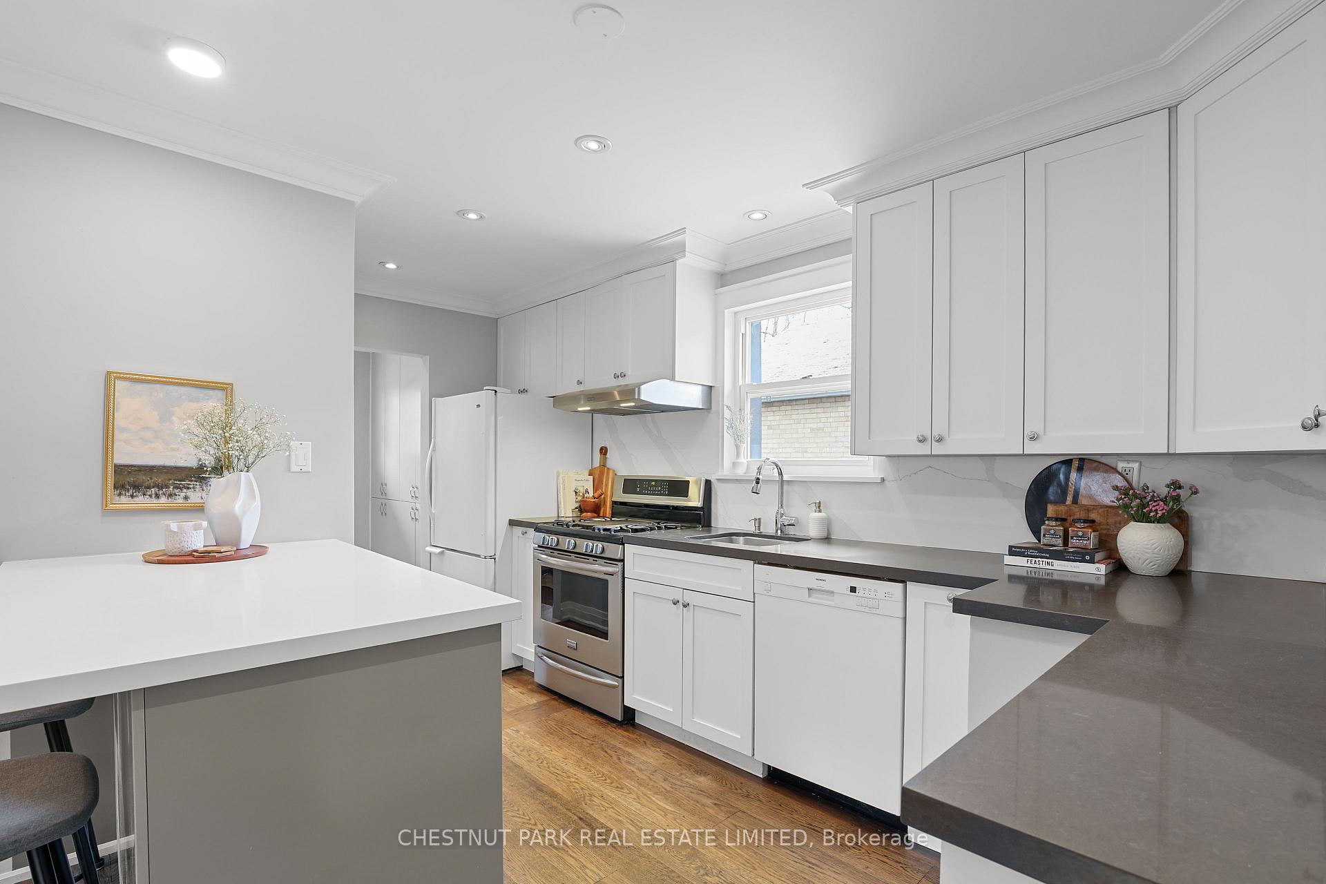 Photo 9 of 27 Cedarcrest Drive, Etobicoke, Kingsway South — HOMEH