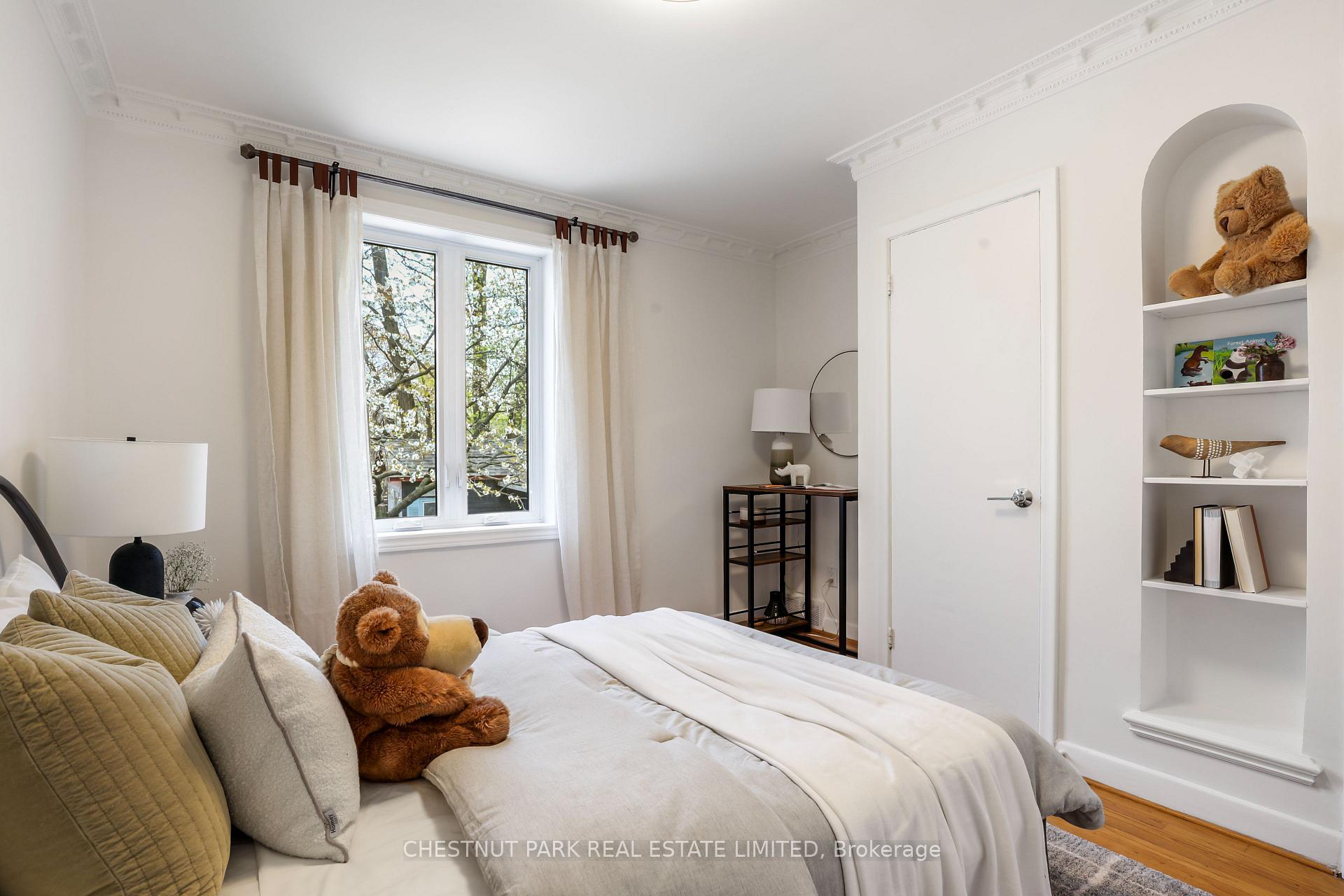 Photo 19 of 27 Cedarcrest Drive, Etobicoke, Kingsway South — HOMEH