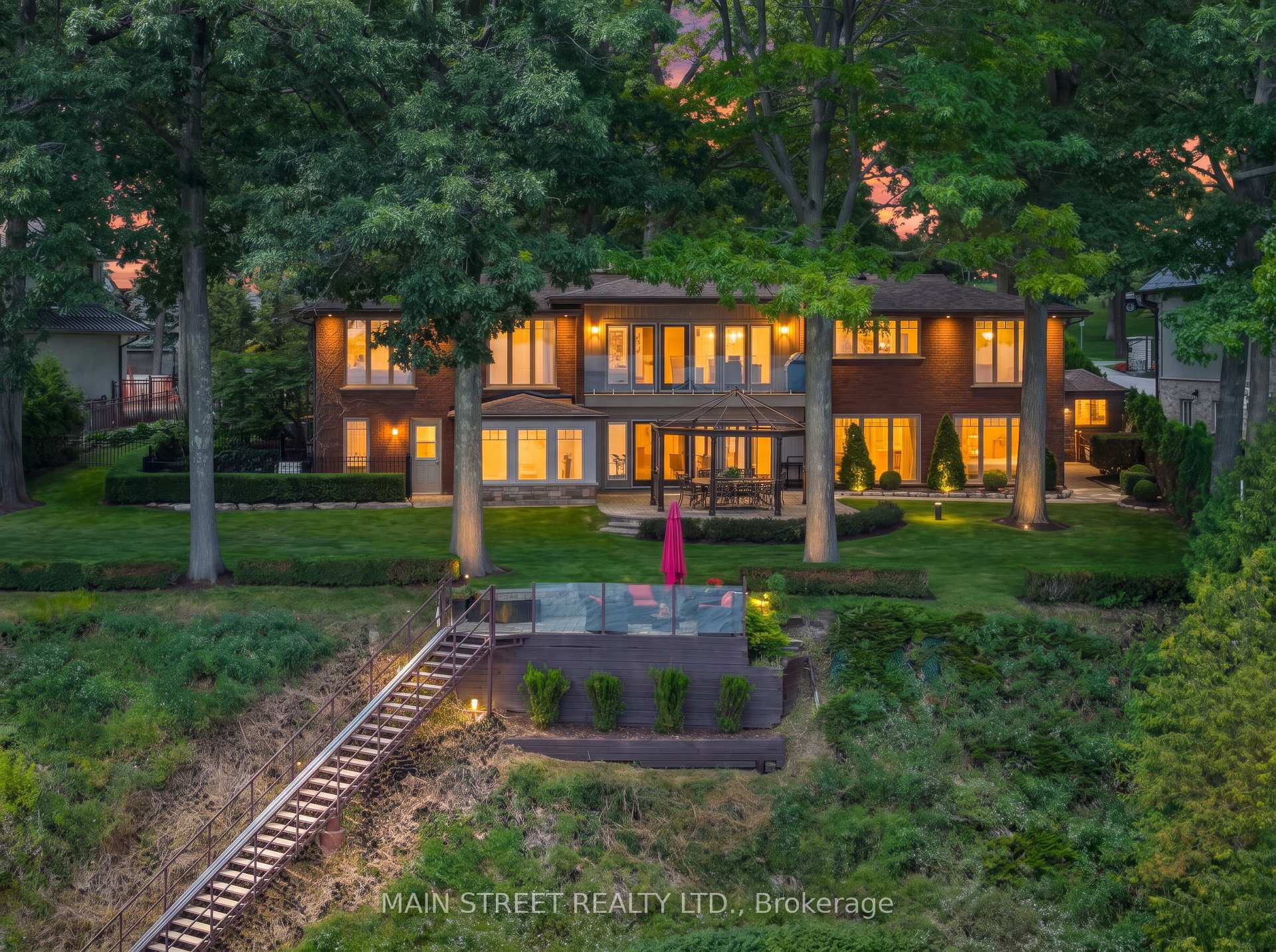 Front of 13 Georgina Drive S