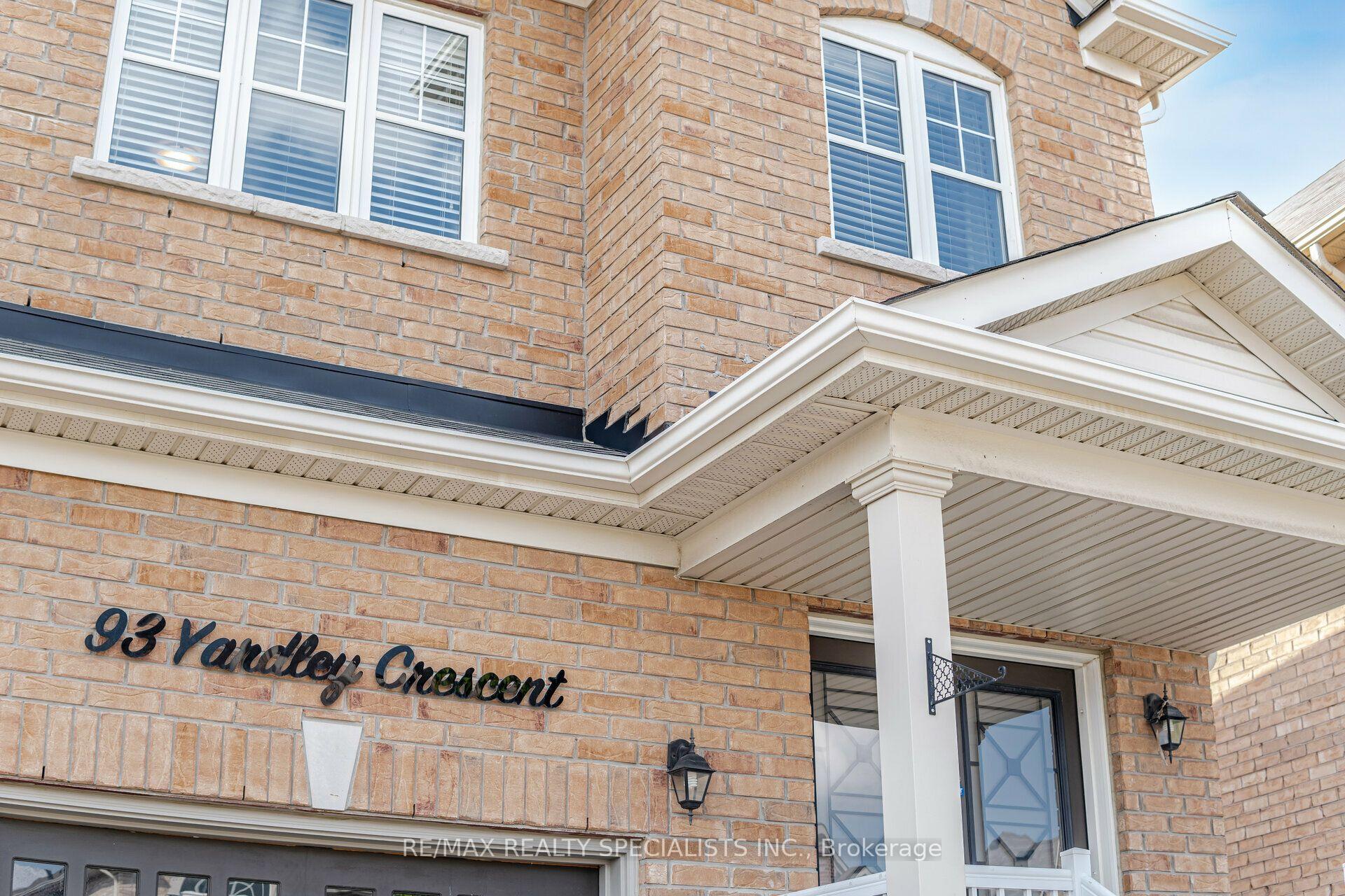 Photo 4 of 93 Yardley Crescent, Brampton, Credit Valley — HOMEH