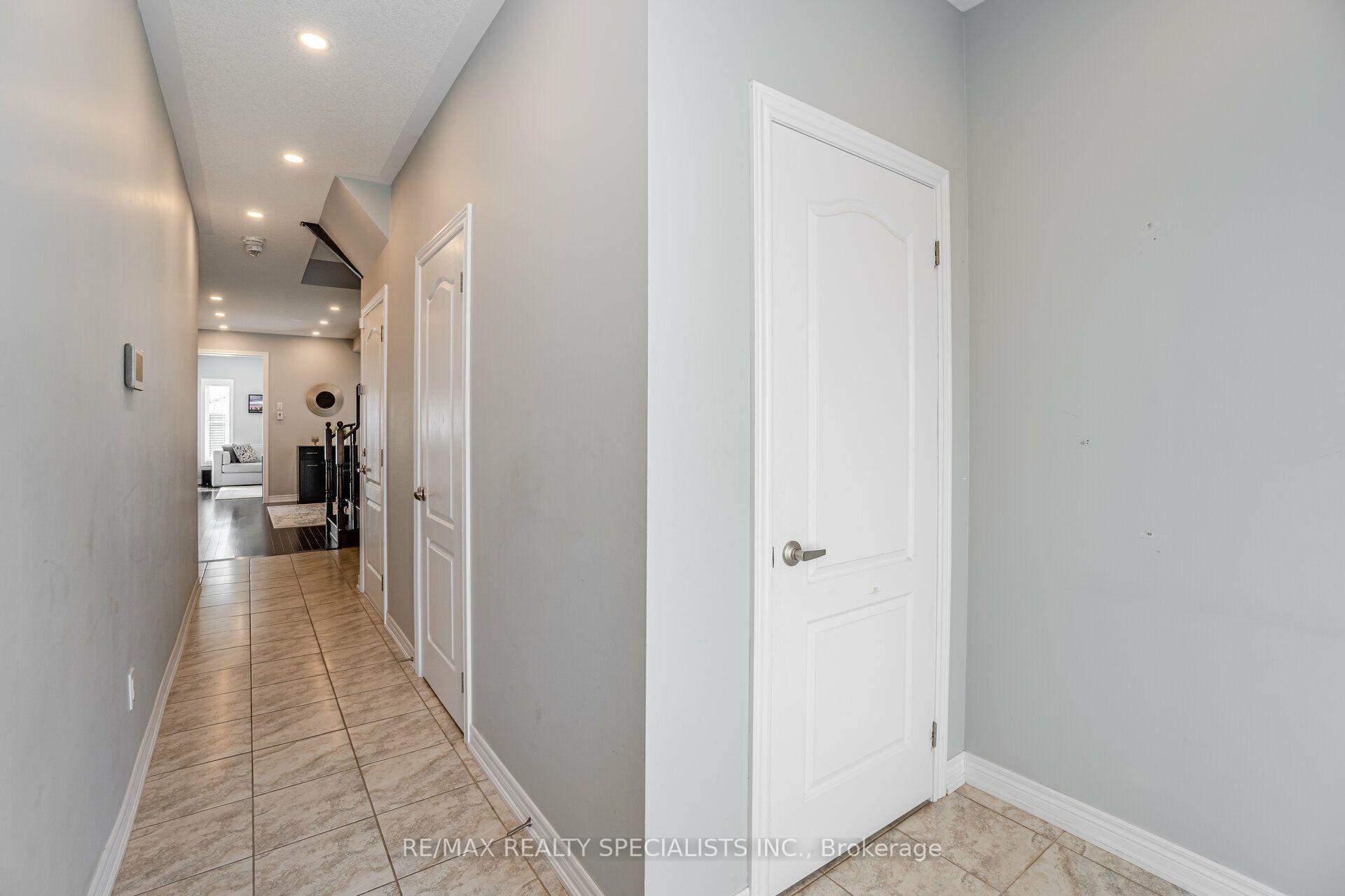 Photo 7 of 93 Yardley Crescent, Brampton, Credit Valley — HOMEH