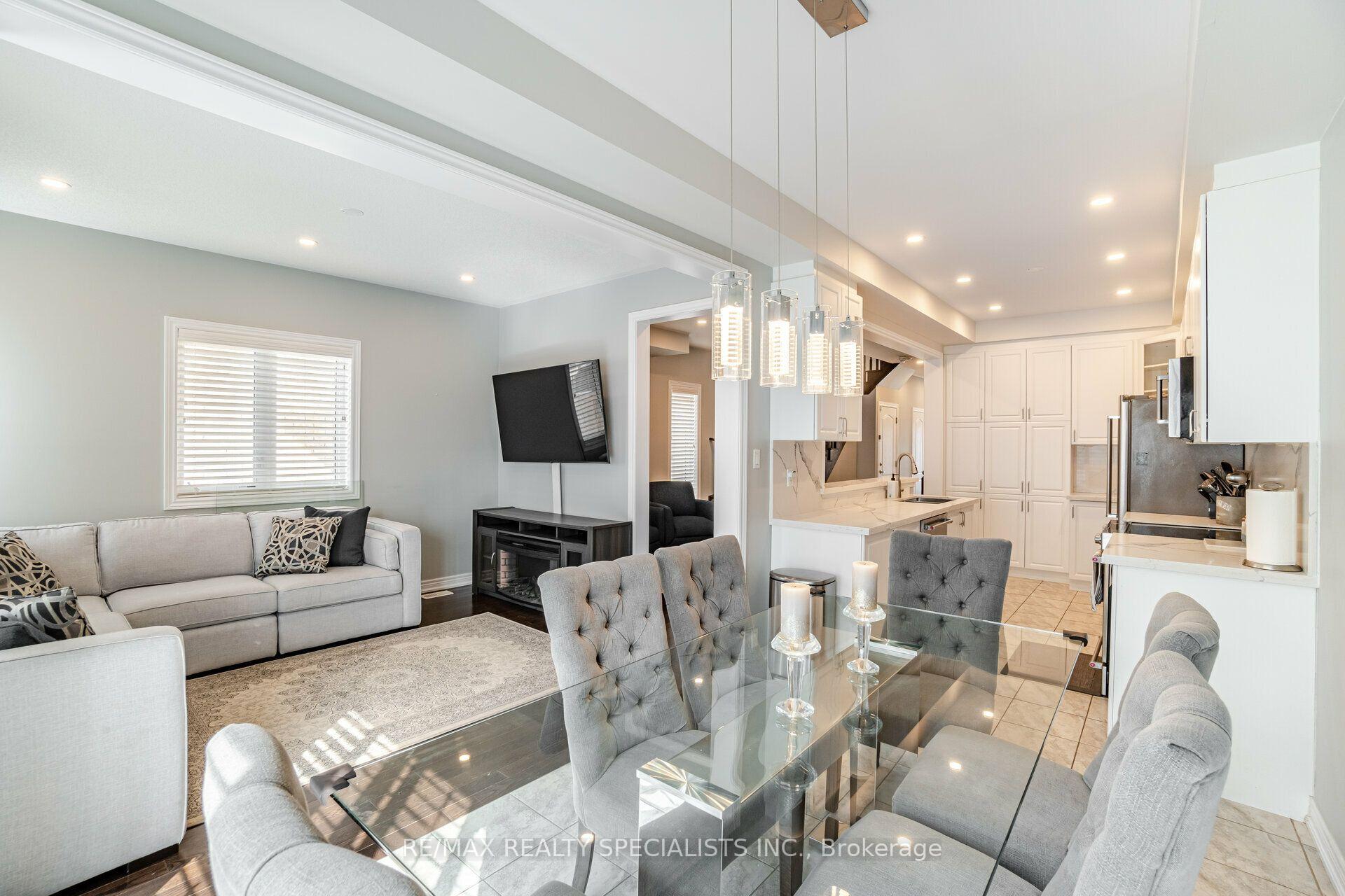 Photo 18 of 93 Yardley Crescent, Brampton, Credit Valley — HOMEH