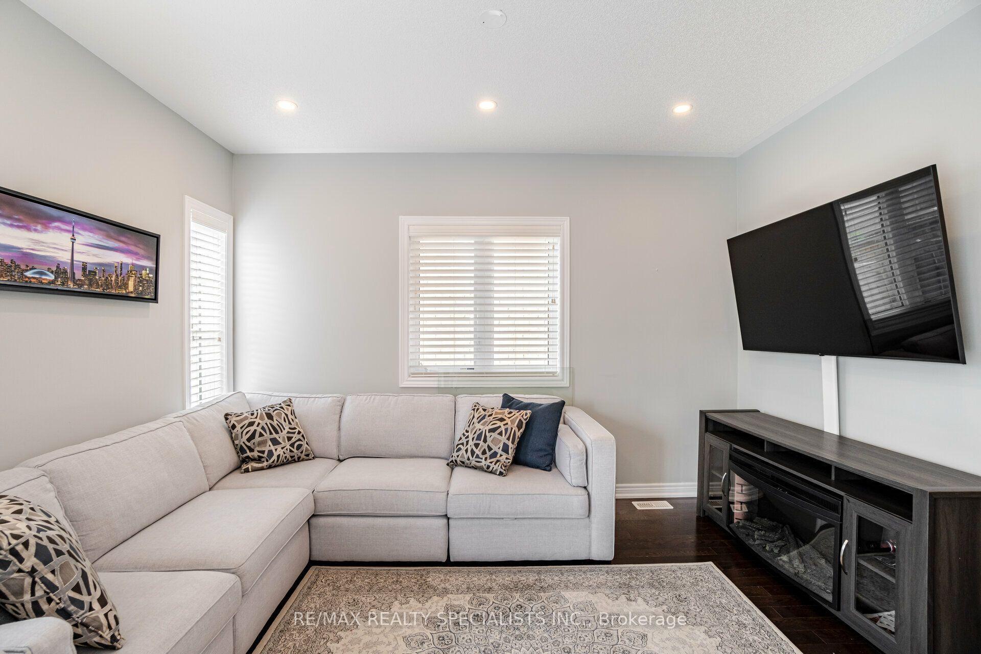 Photo 19 of 93 Yardley Crescent, Brampton, Credit Valley — HOMEH