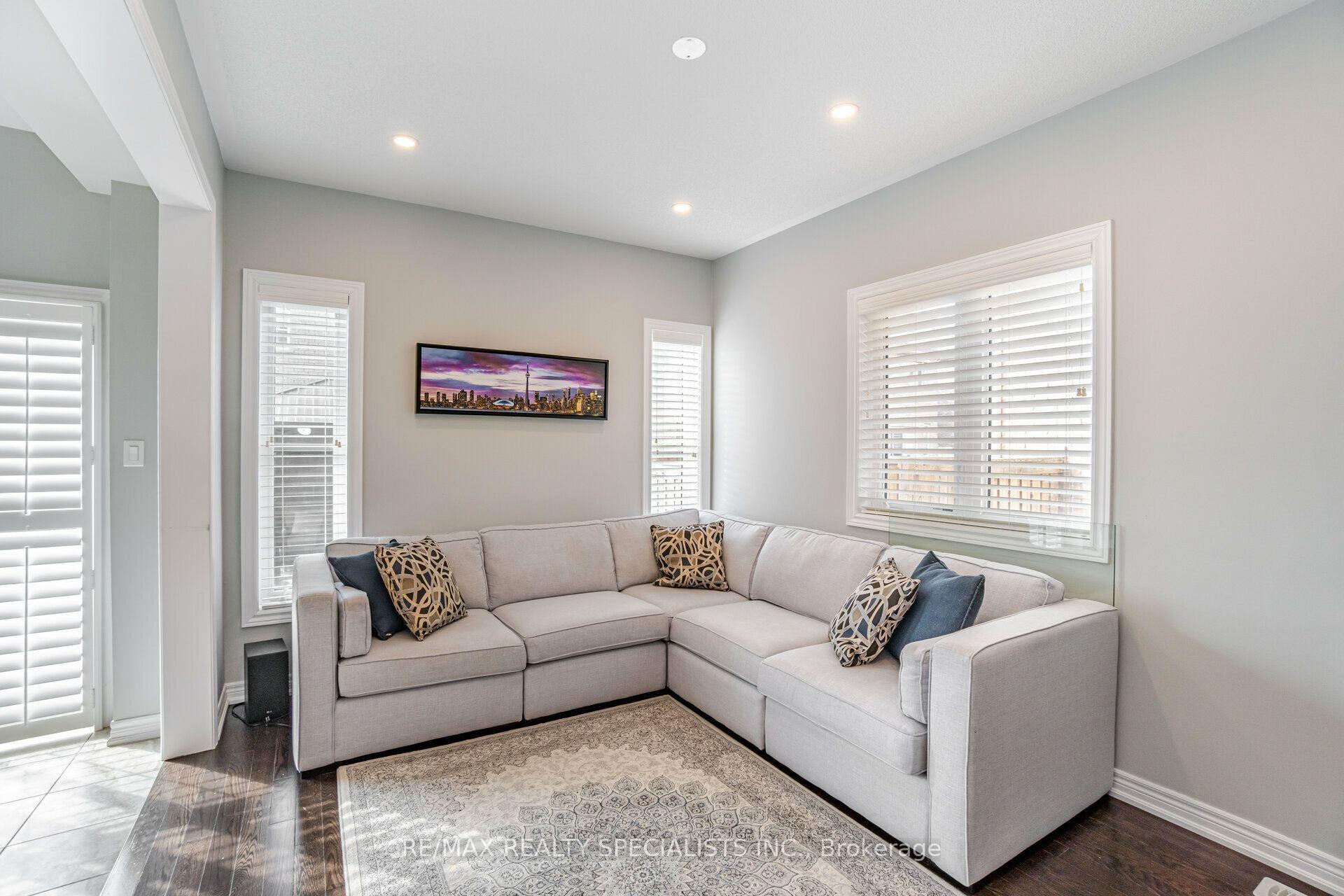 Photo 20 of 93 Yardley Crescent, Brampton, Credit Valley — HOMEH