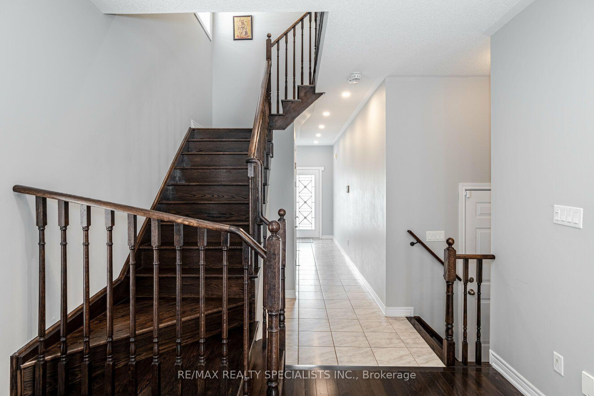 Photo 24 of 93 Yardley Crescent, Brampton, Credit Valley — HOMEH