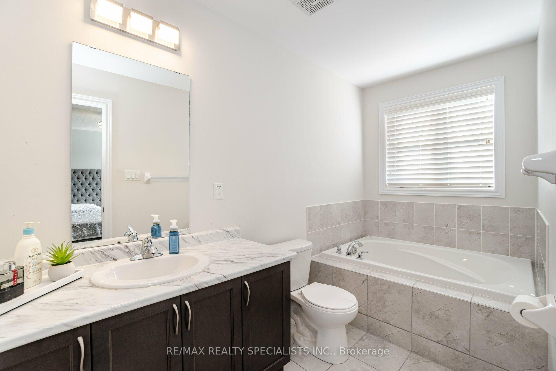 Photo 29 of 93 Yardley Crescent, Brampton, Credit Valley — HOMEH