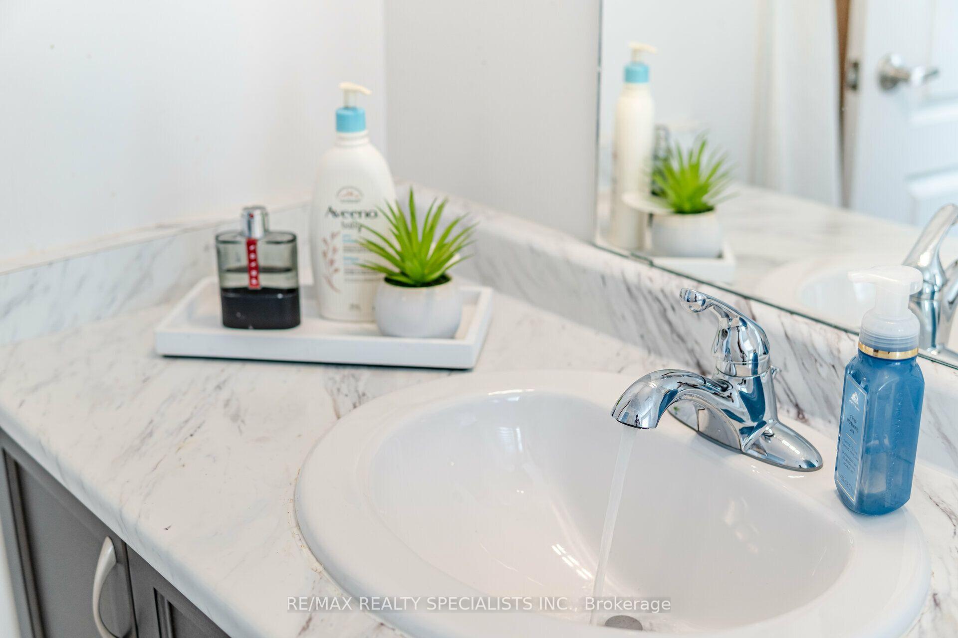 Photo 30 of 93 Yardley Crescent, Brampton, Credit Valley — HOMEH