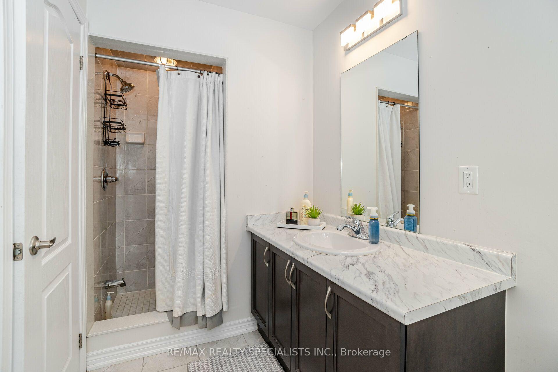Photo 31 of 93 Yardley Crescent, Brampton, Credit Valley — HOMEH