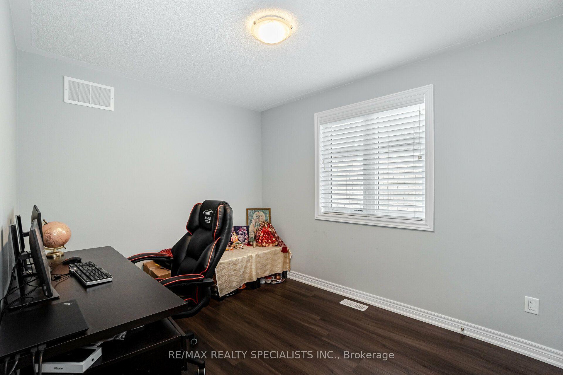 Photo 32 of 93 Yardley Crescent, Brampton, Credit Valley — HOMEH