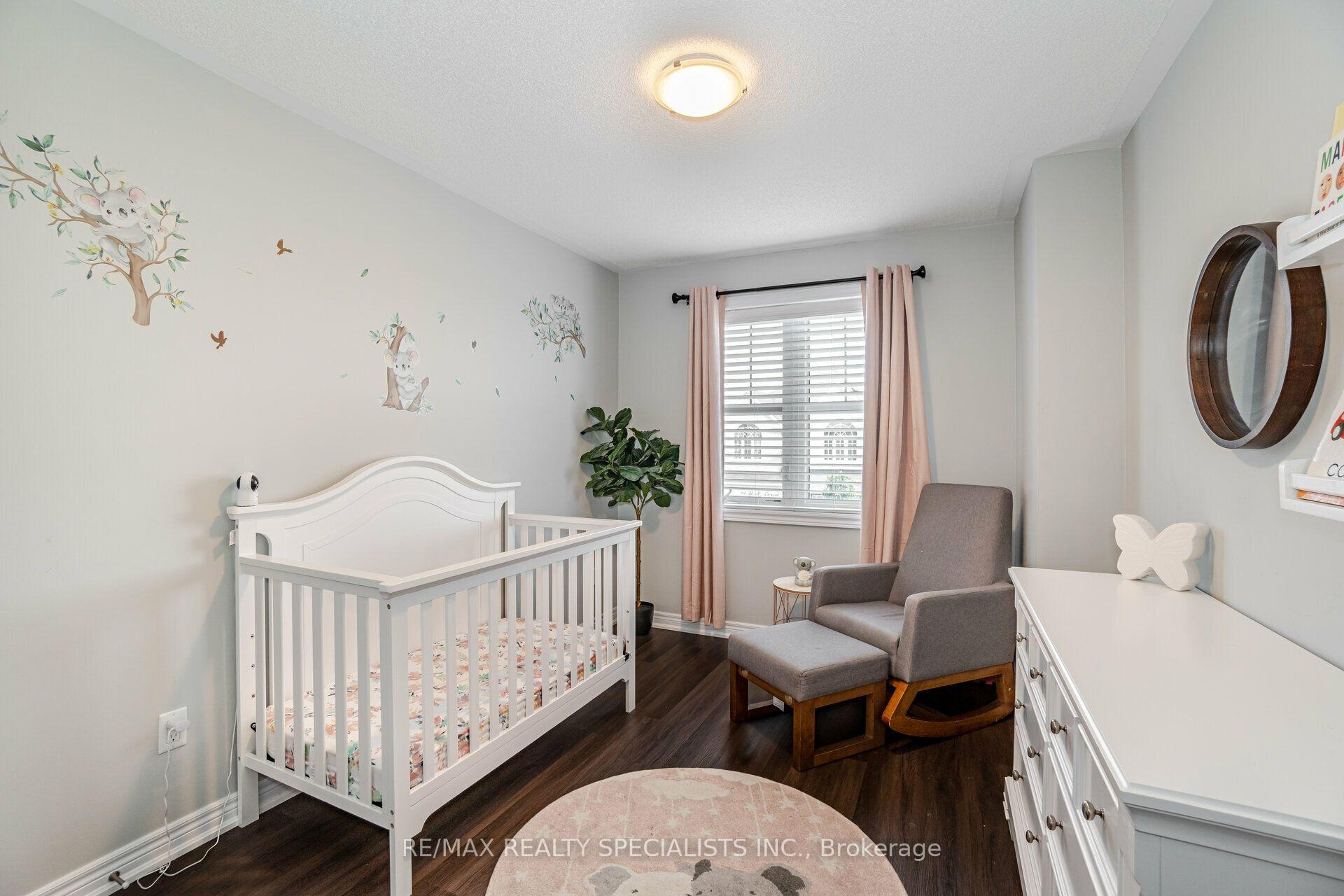 Photo 33 of 93 Yardley Crescent, Brampton, Credit Valley — HOMEH