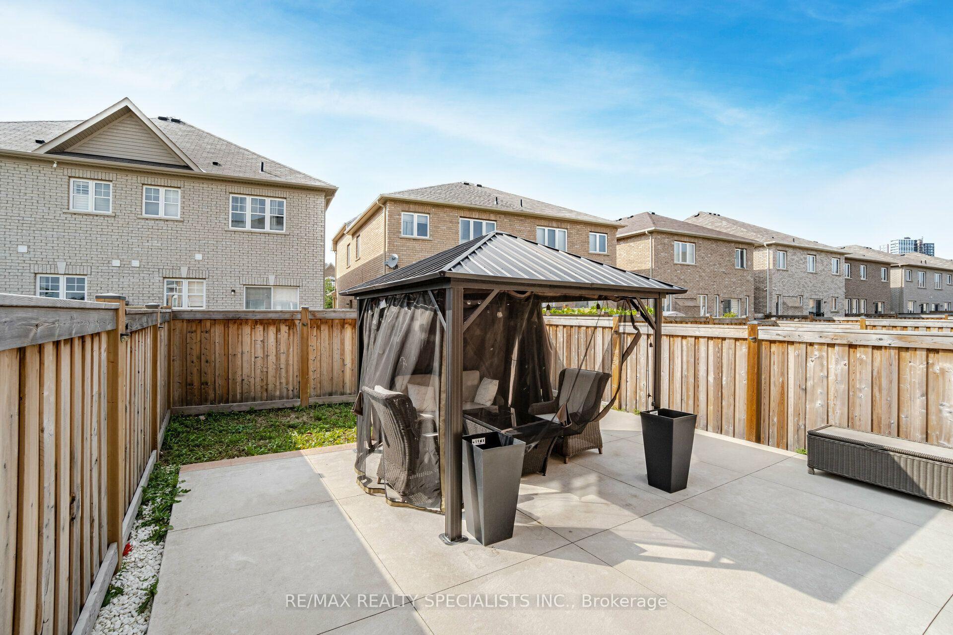 Photo 38 of 93 Yardley Crescent, Brampton, Credit Valley — HOMEH