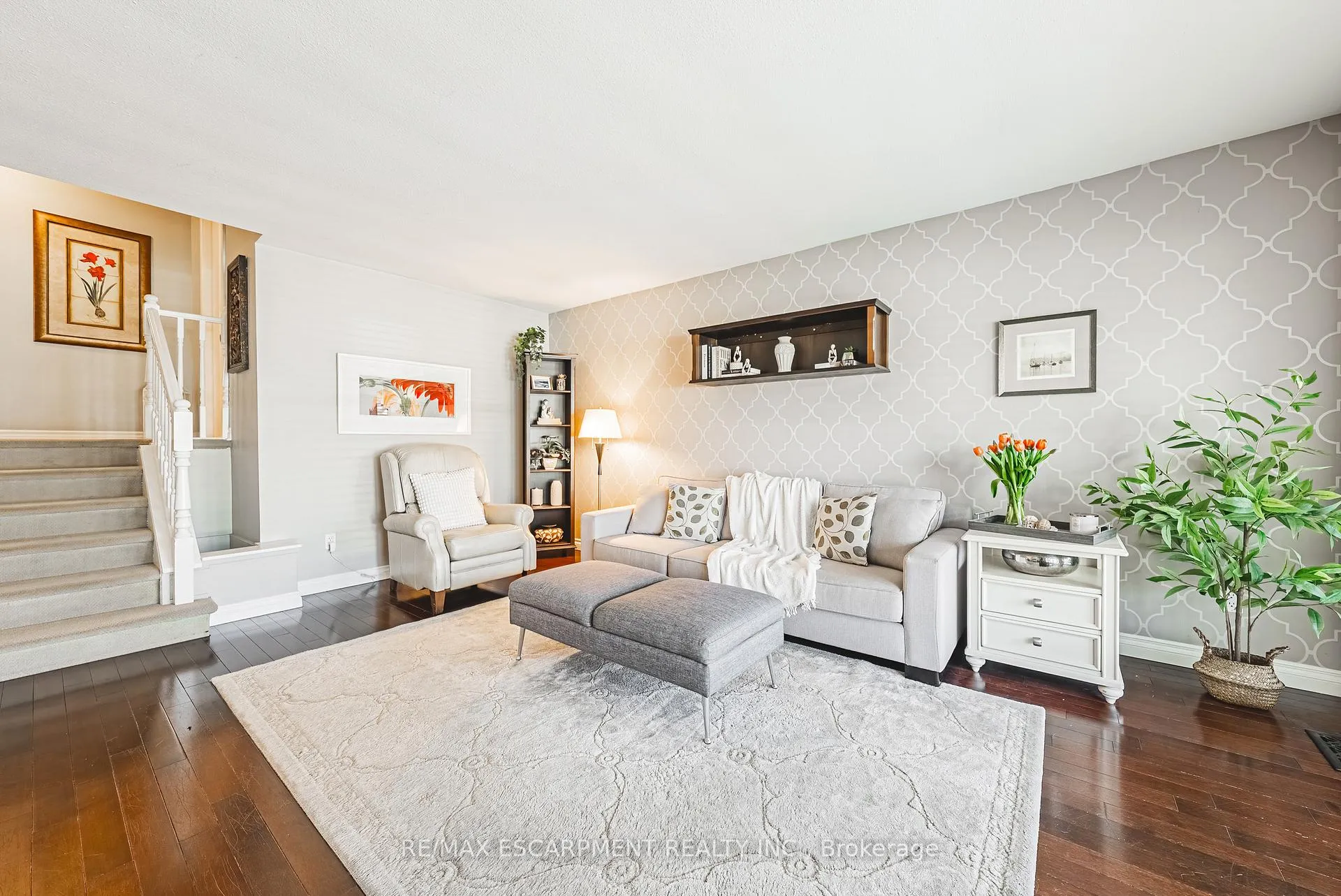 Photo 5 of 29 Silvercrest Drive, Hamilton, Rolston — HOMEH
