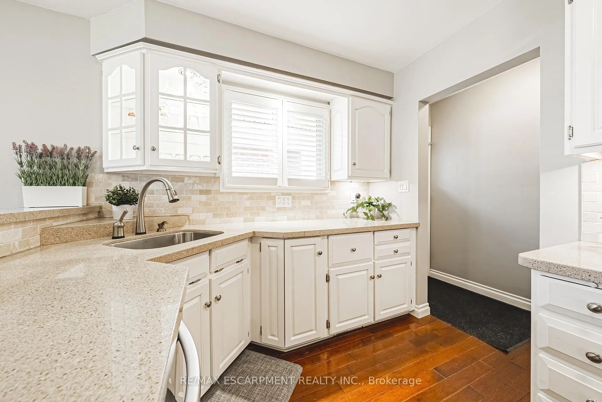 Photo 11 of 29 Silvercrest Drive, Hamilton, Rolston — HOMEH
