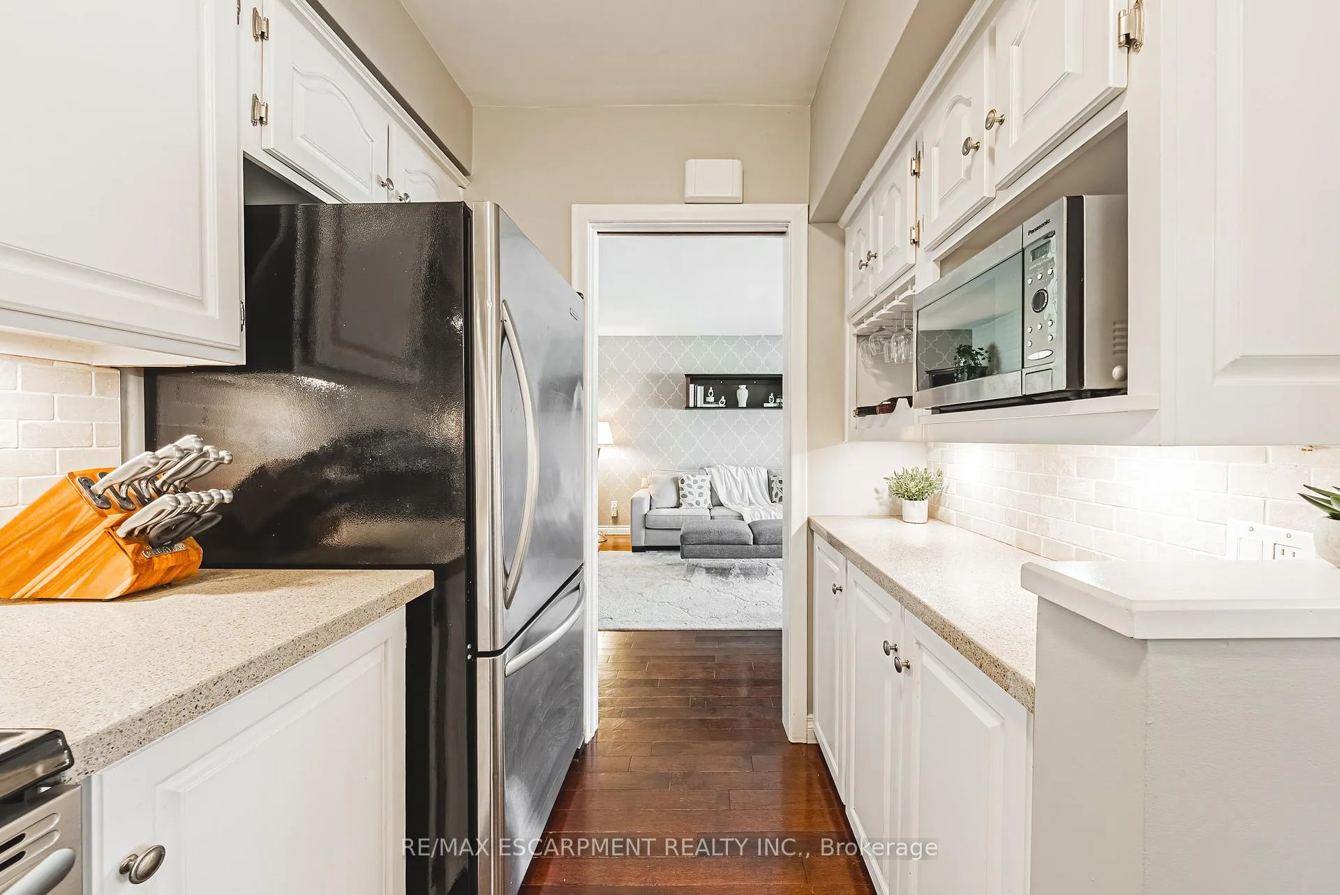 Photo 14 of 29 Silvercrest Drive, Hamilton, Rolston — HOMEH