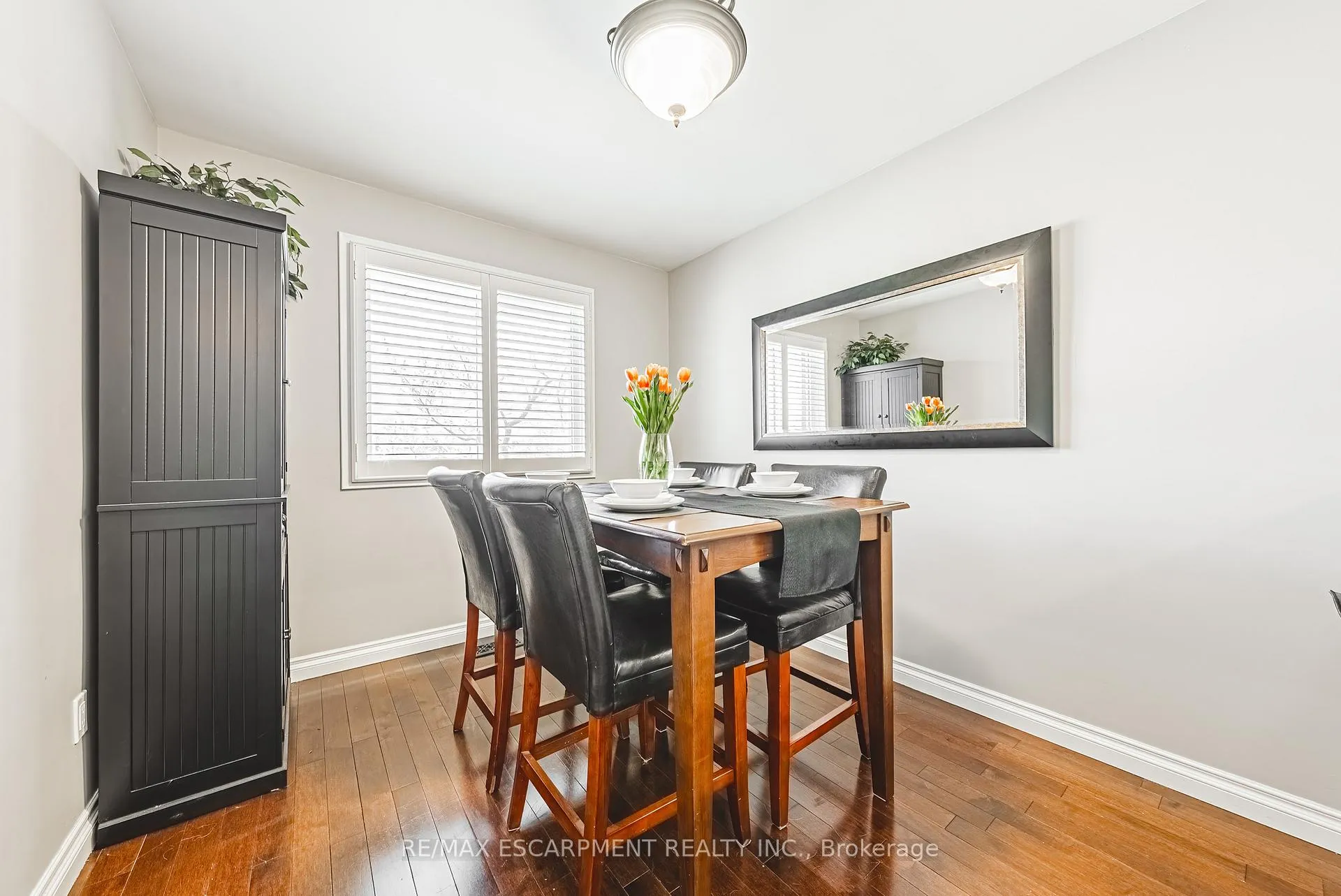 Photo 16 of 29 Silvercrest Drive, Hamilton, Rolston — HOMEH