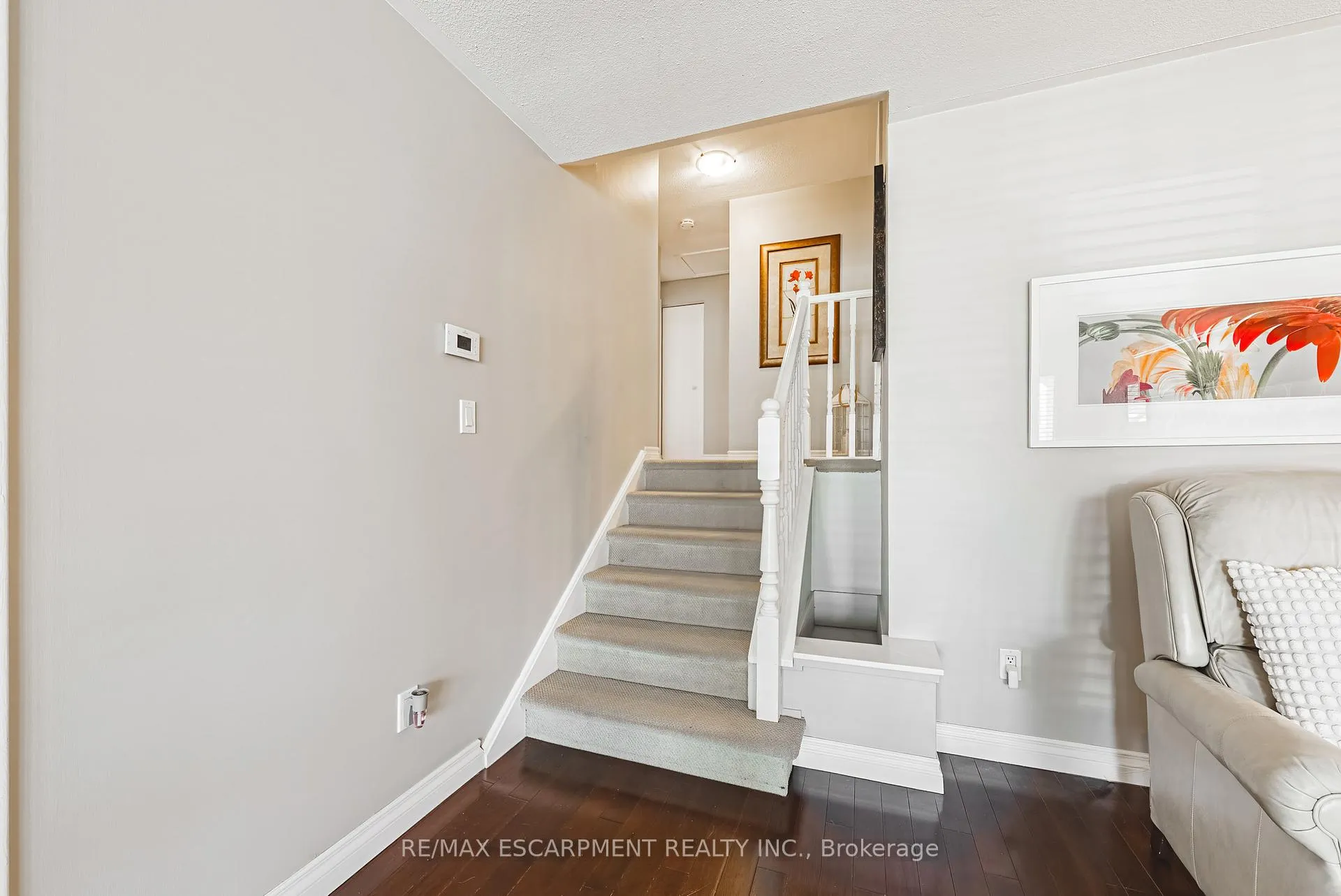 Photo 17 of 29 Silvercrest Drive, Hamilton, Rolston — HOMEH