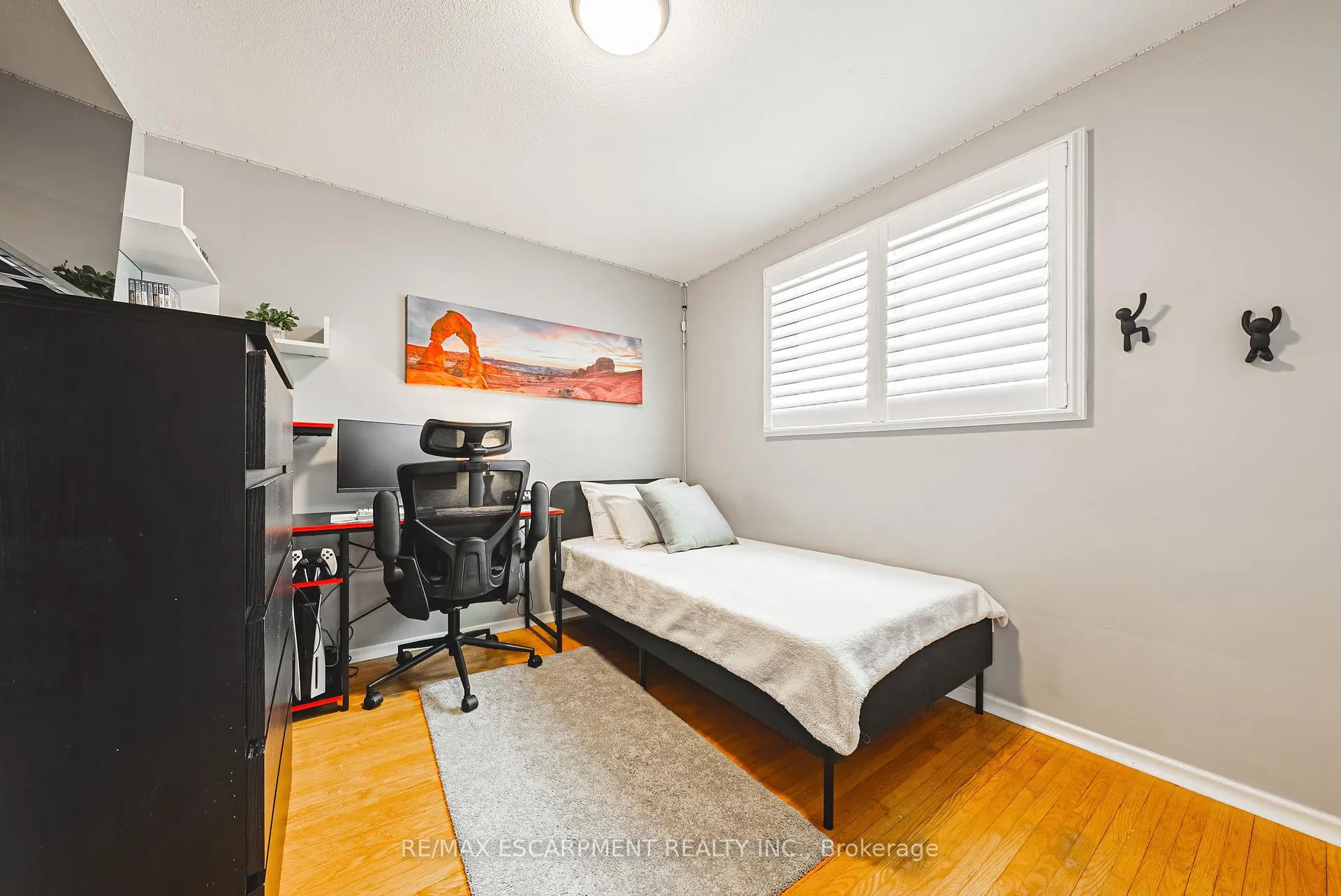 Photo 23 of 29 Silvercrest Drive, Hamilton, Rolston — HOMEH