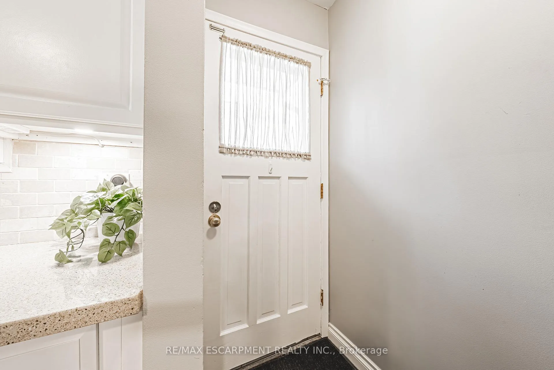 Photo 29 of 29 Silvercrest Drive, Hamilton, Rolston — HOMEH