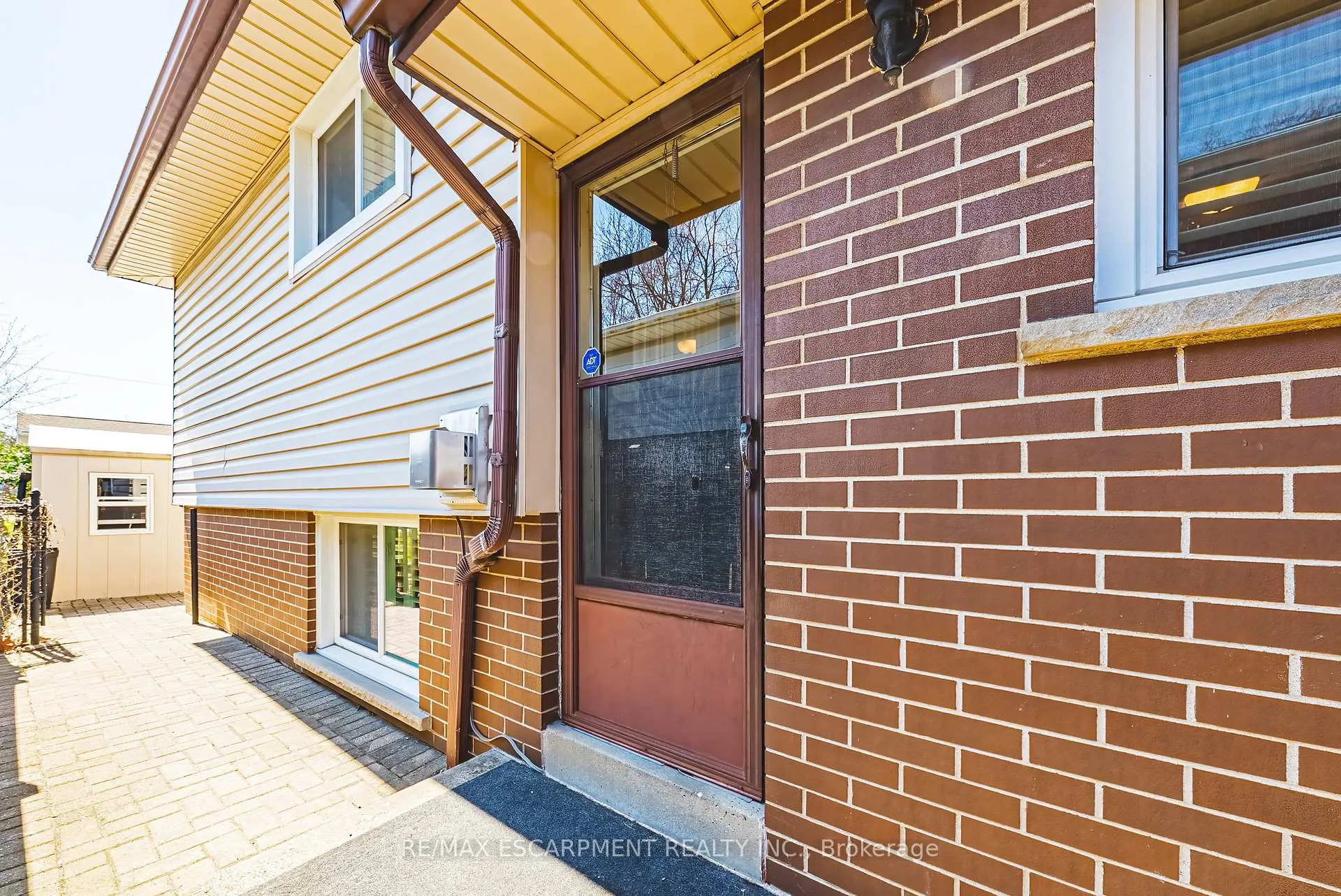 Photo 30 of 29 Silvercrest Drive, Hamilton, Rolston — HOMEH