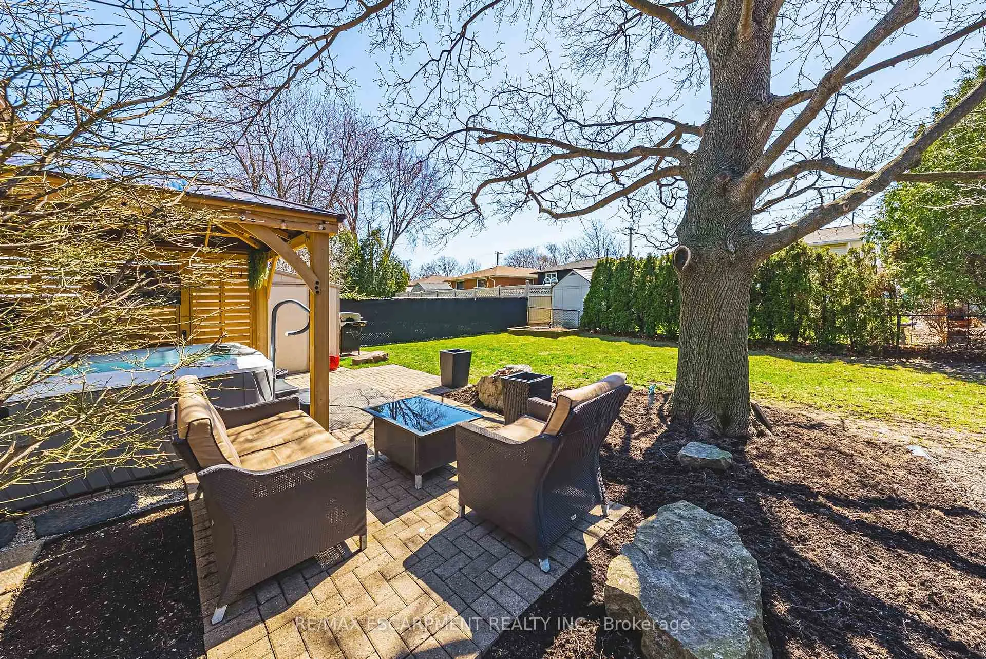 Photo 40 of 29 Silvercrest Drive, Hamilton, Rolston — HOMEH