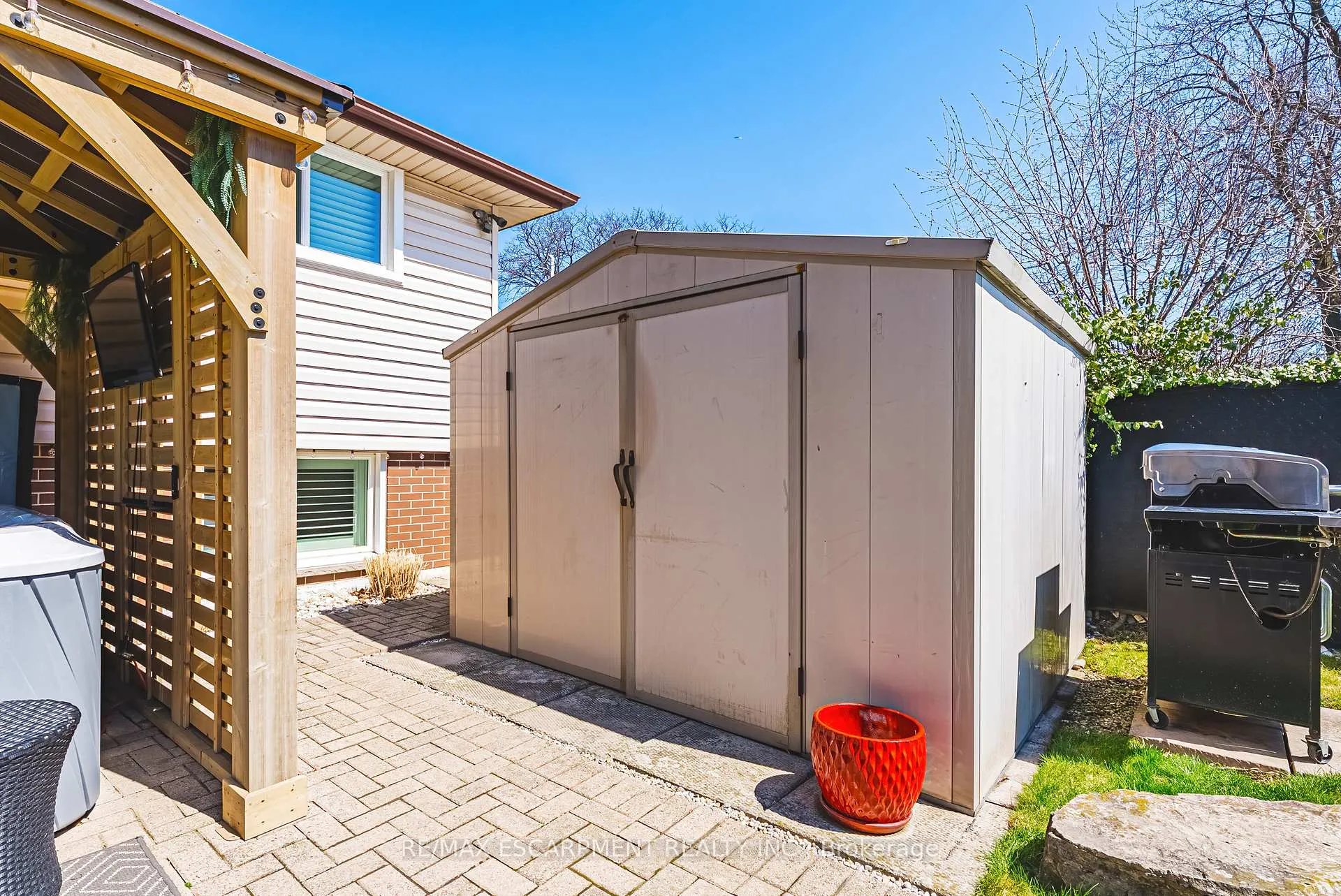 Photo 43 of 29 Silvercrest Drive, Hamilton, Rolston — HOMEH