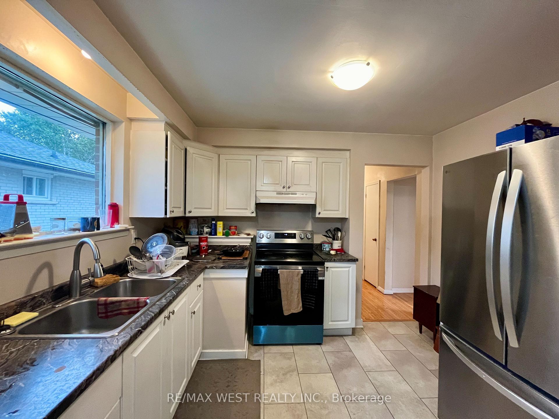 Photo 7 of 49 Braddock Road, Etobicoke, West Humber-Clairville — HOMEH