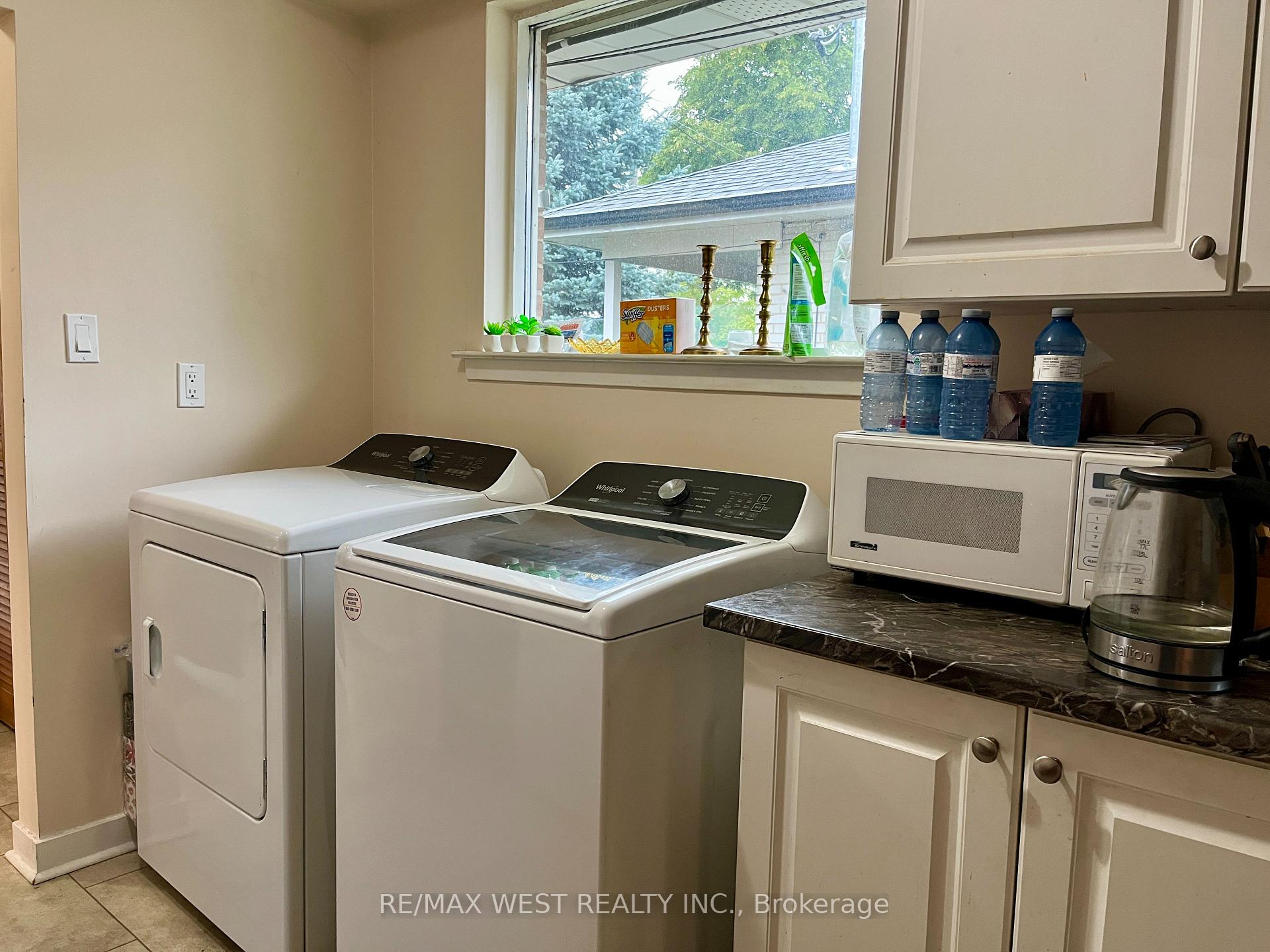 Photo 9 of 49 Braddock Road, Etobicoke, West Humber-Clairville — HOMEH