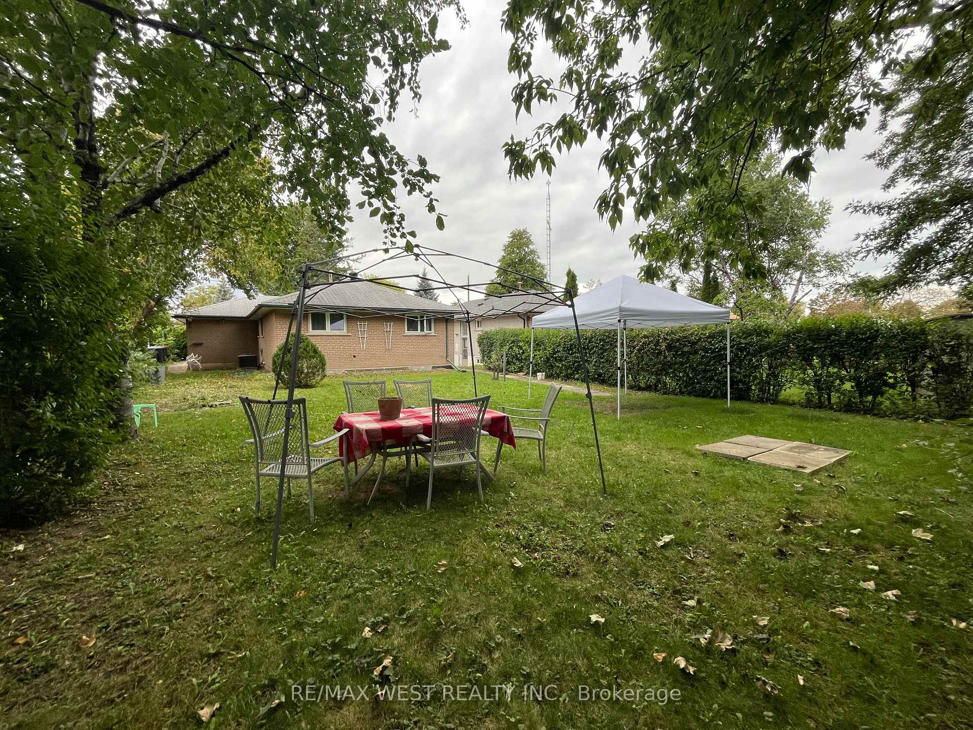 Photo 20 of 49 Braddock Road, Etobicoke, West Humber-Clairville — HOMEH