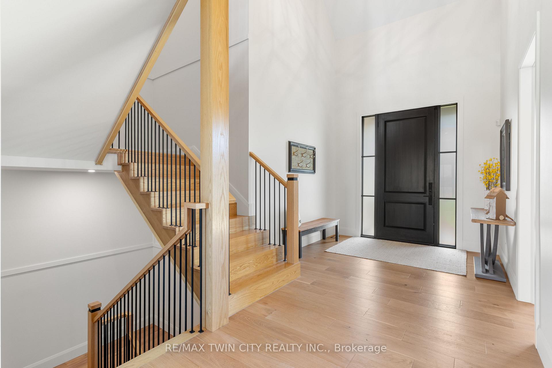 Photo 8 of 742 Country Squire Road, Waterloo, Eastbridge — HOMEH