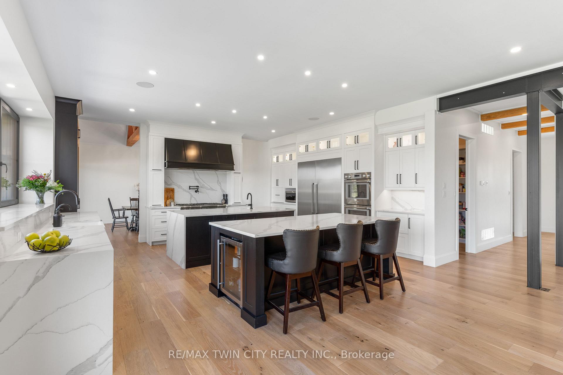 Photo 13 of 742 Country Squire Road, Waterloo, Eastbridge — HOMEH