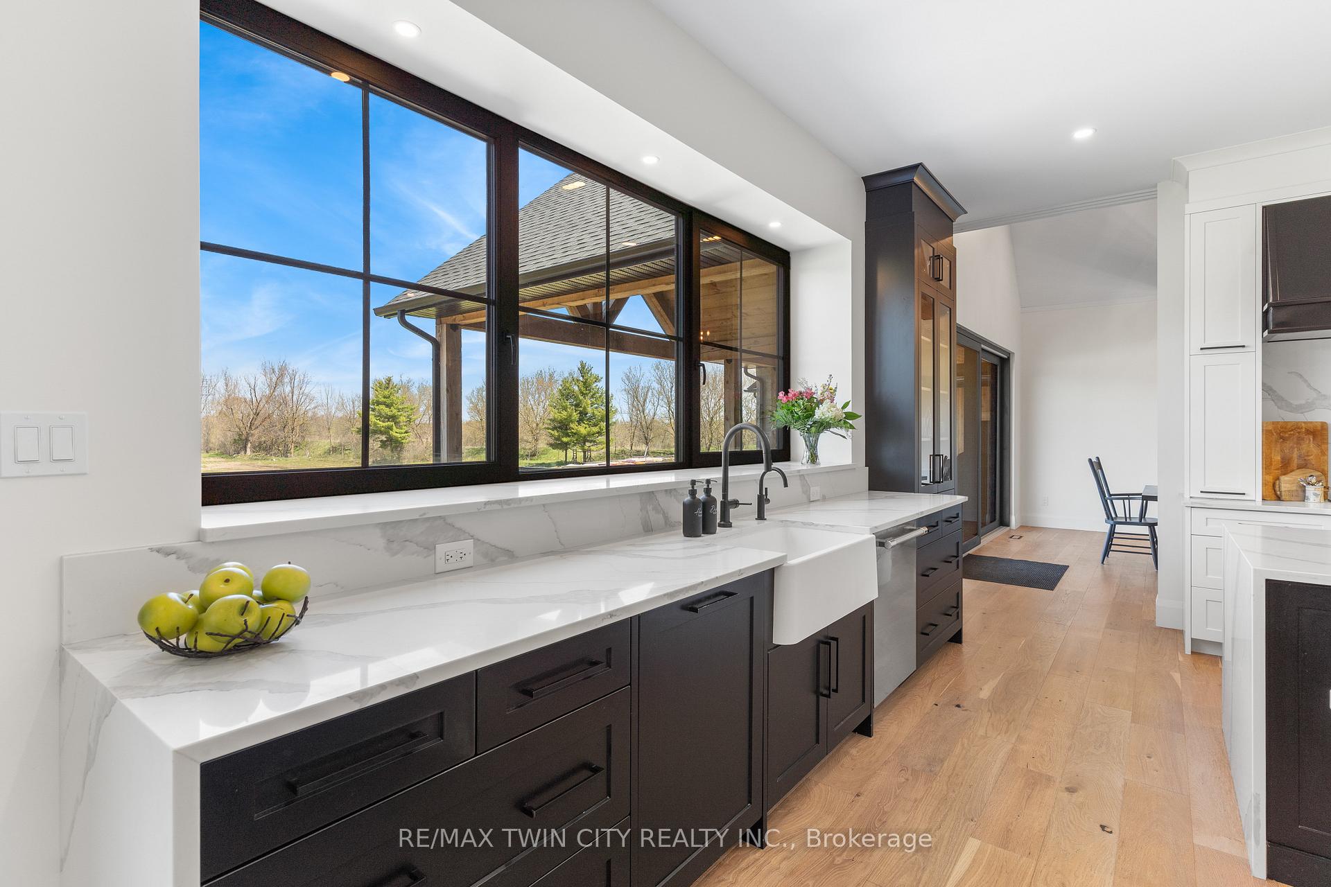 Photo 15 of 742 Country Squire Road, Waterloo, Eastbridge — HOMEH