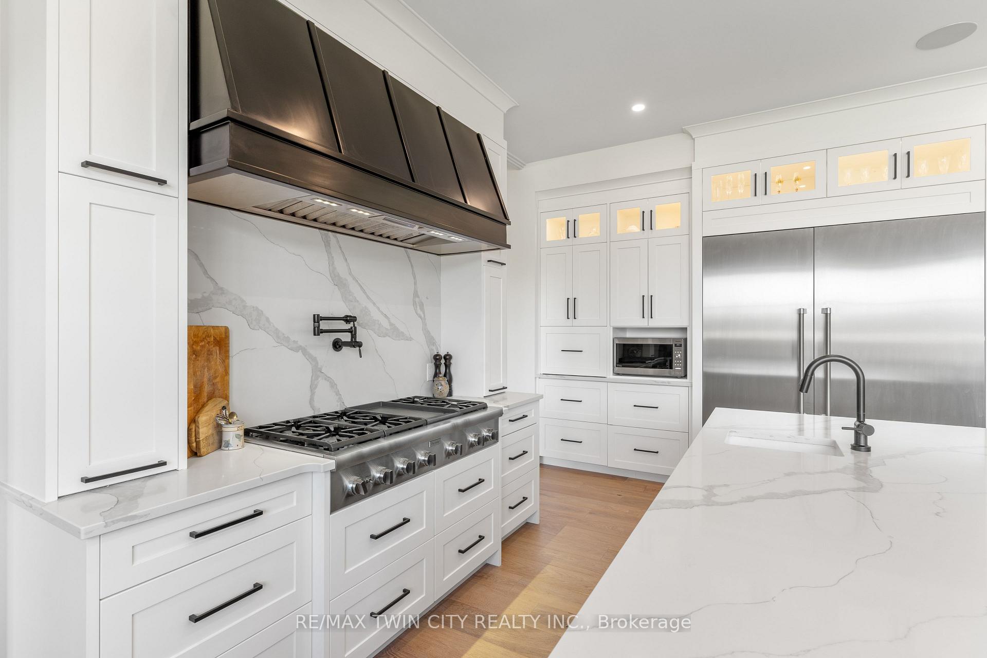 Photo 19 of 742 Country Squire Road, Waterloo, Eastbridge — HOMEH