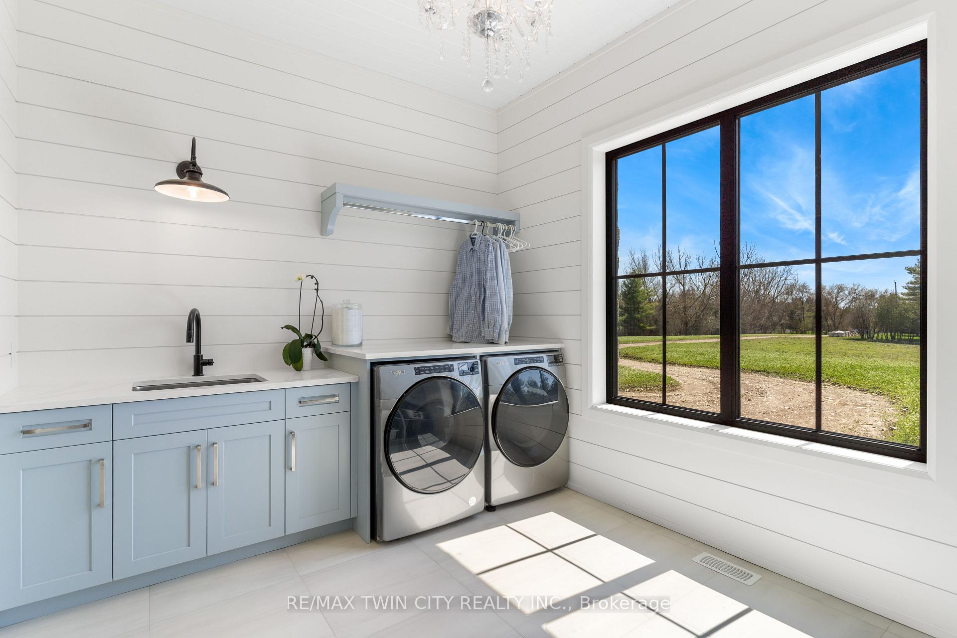Photo 33 of 742 Country Squire Road, Waterloo, Eastbridge — HOMEH